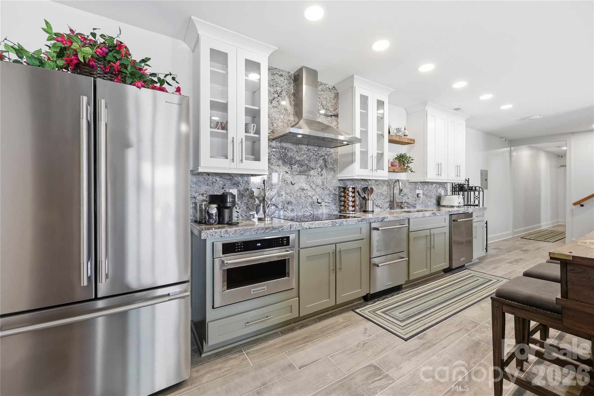 Lower level kitchen - 420 Skysail Road, Salisbury