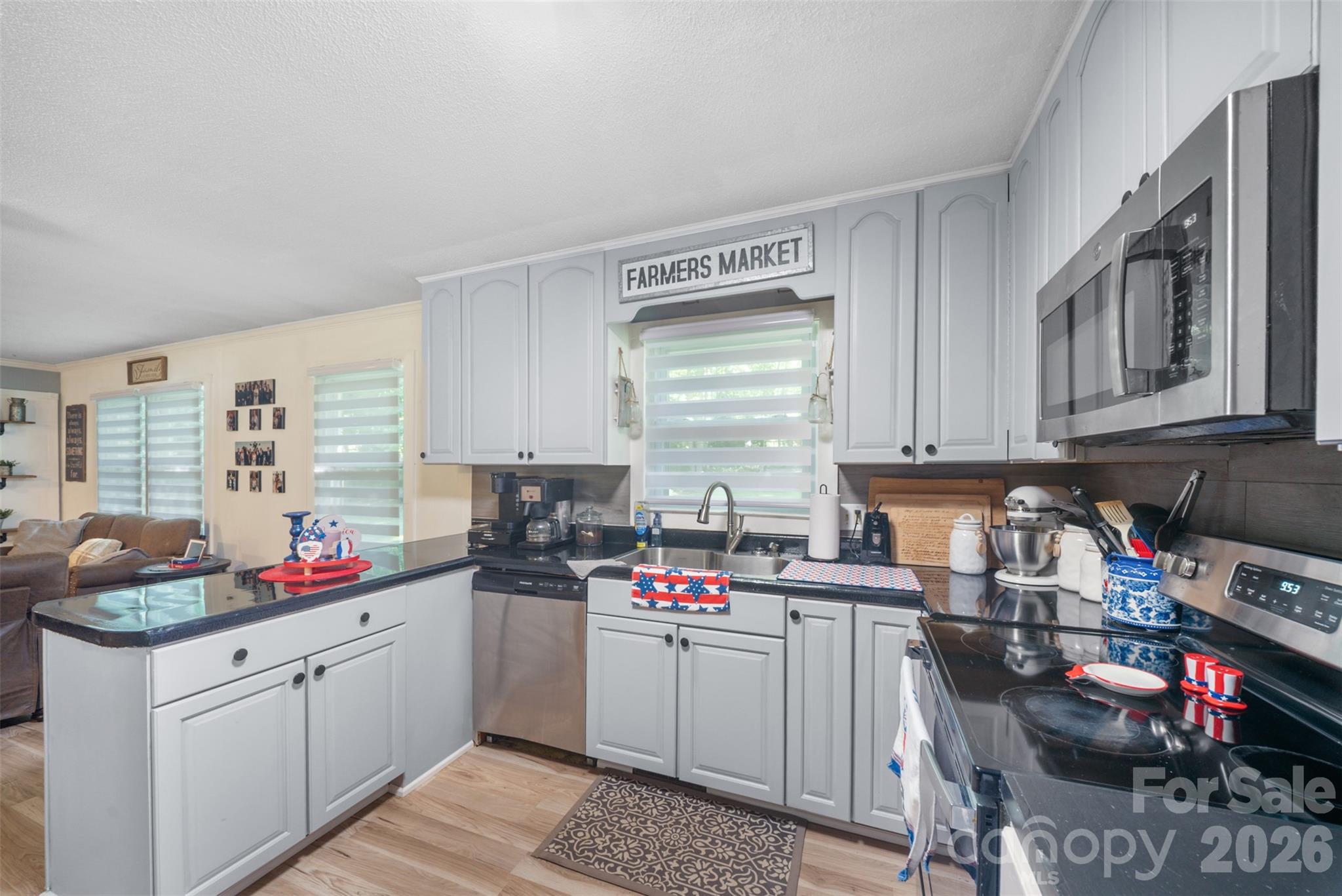 Single Family Residence at 44080 Woodhurst Road, New London, photo 4 of 21