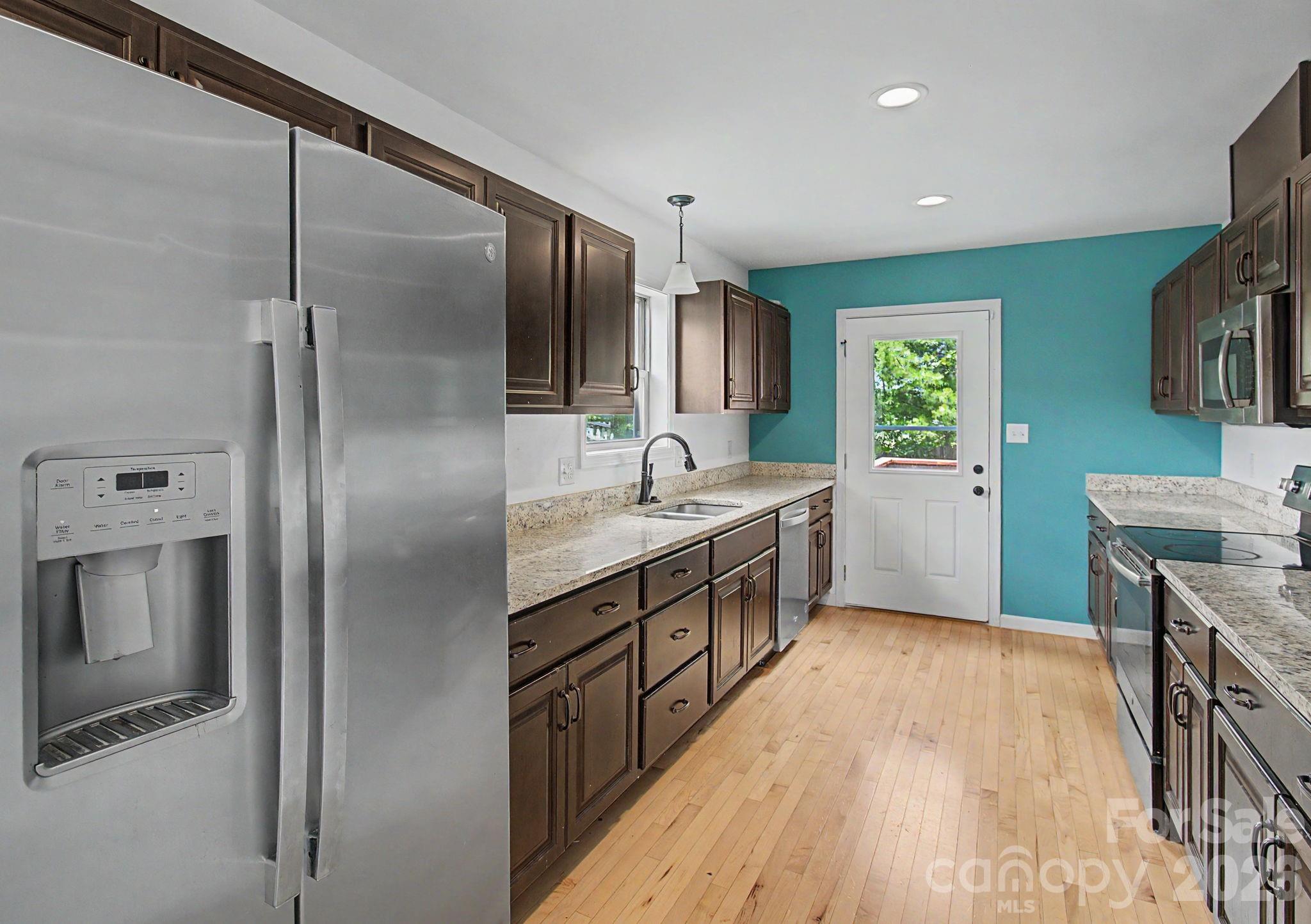 Single Family Residence at 31 Yarrow Meadow Road, Weaverville, photo 11 of 48
