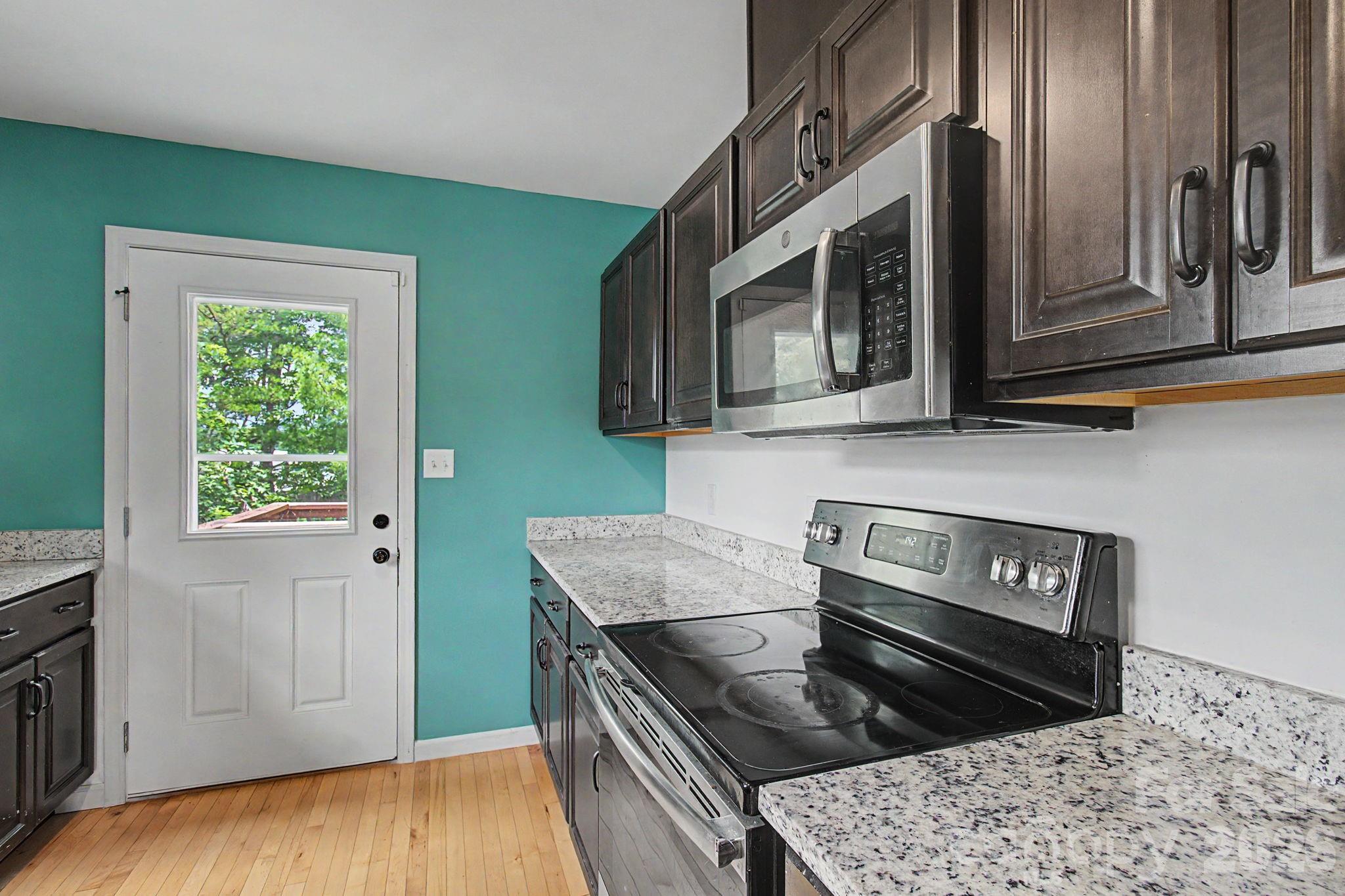 Single Family Residence at 31 Yarrow Meadow Road, Weaverville, photo 14 of 48
