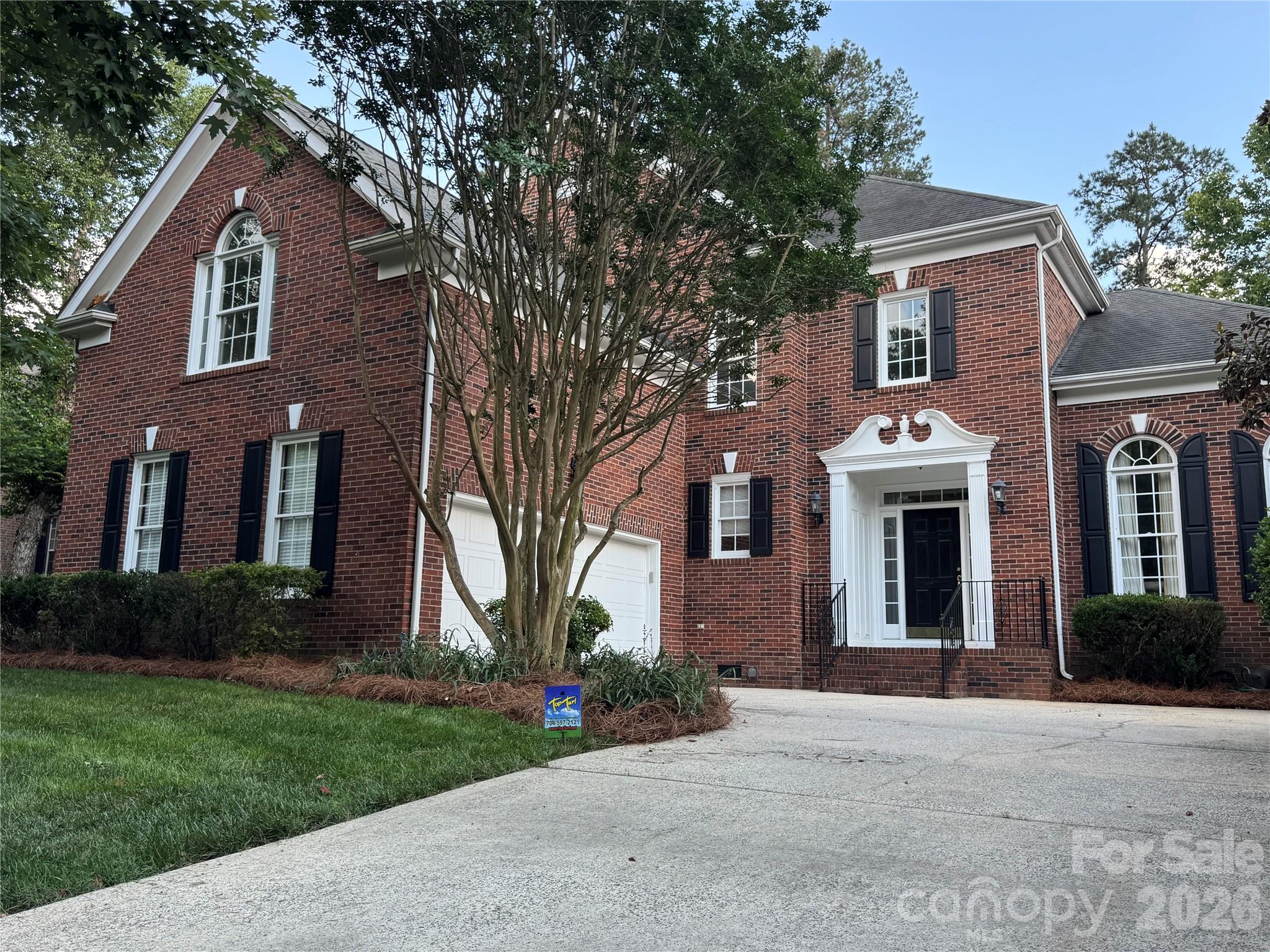 Single Family Residence at 18324 Turnberry Court, Davidson, photo 4 of 21