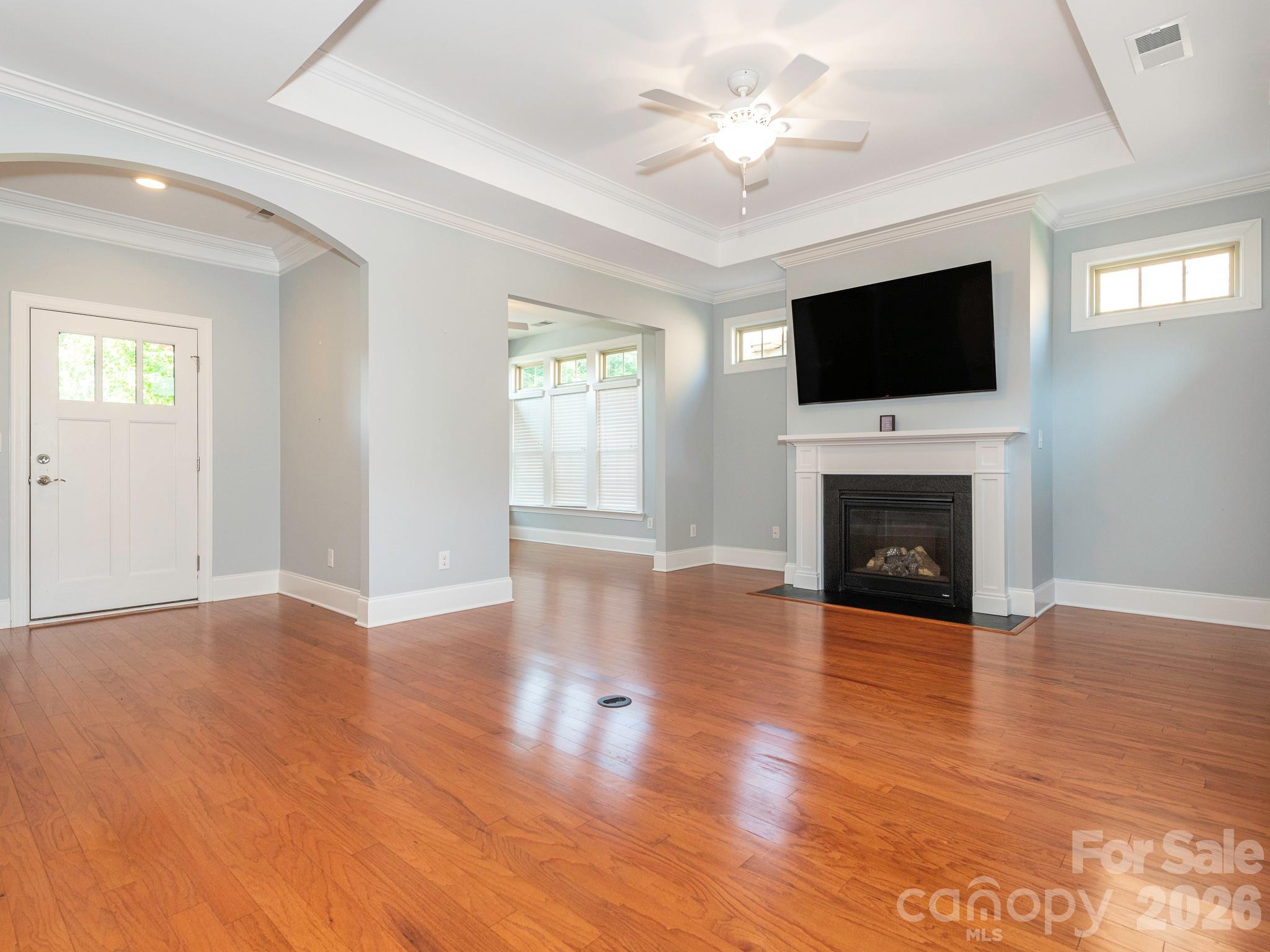 Open floor plan with beautiful hardwood floors - the home is move-in ready. - 4534 Ideal Way, Harrisburg