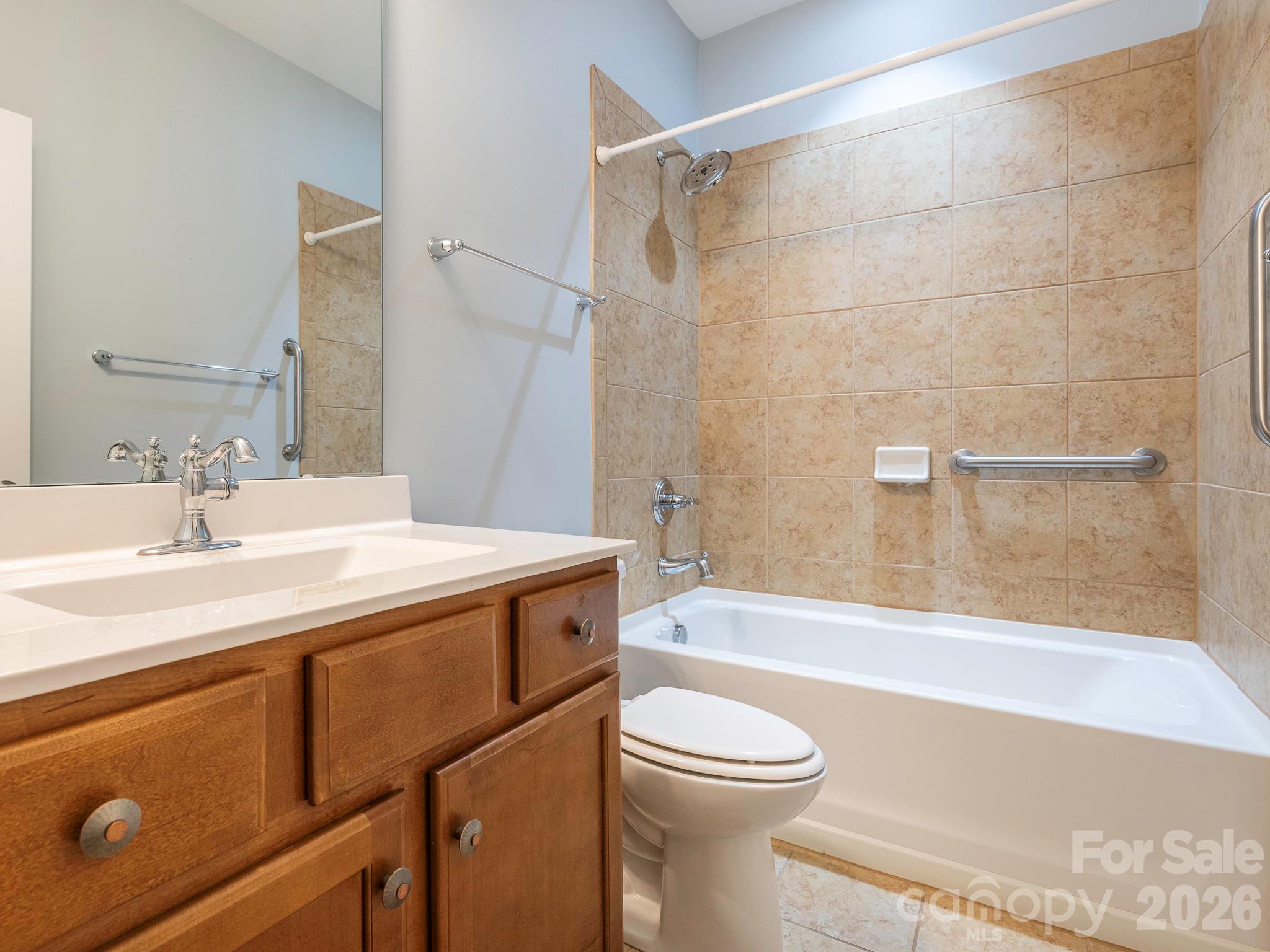Additional full bath with tub/shower combo is across the hall from the second bedroom. - 4534 Ideal Way, Harrisburg