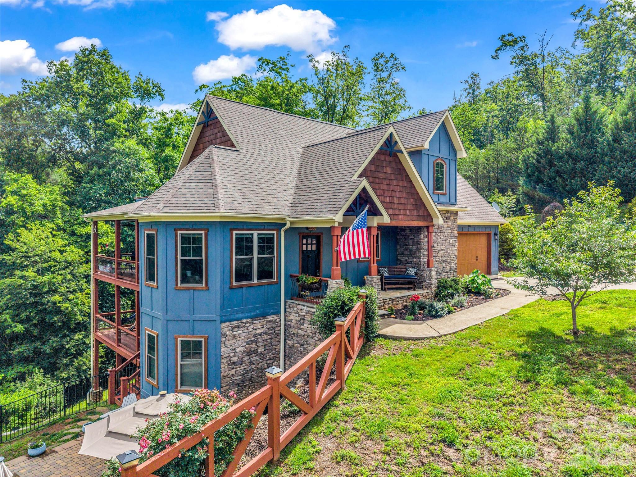 Single Family Residence at 334 Willow Top Lane, Lake Lure, photo 5 of 49