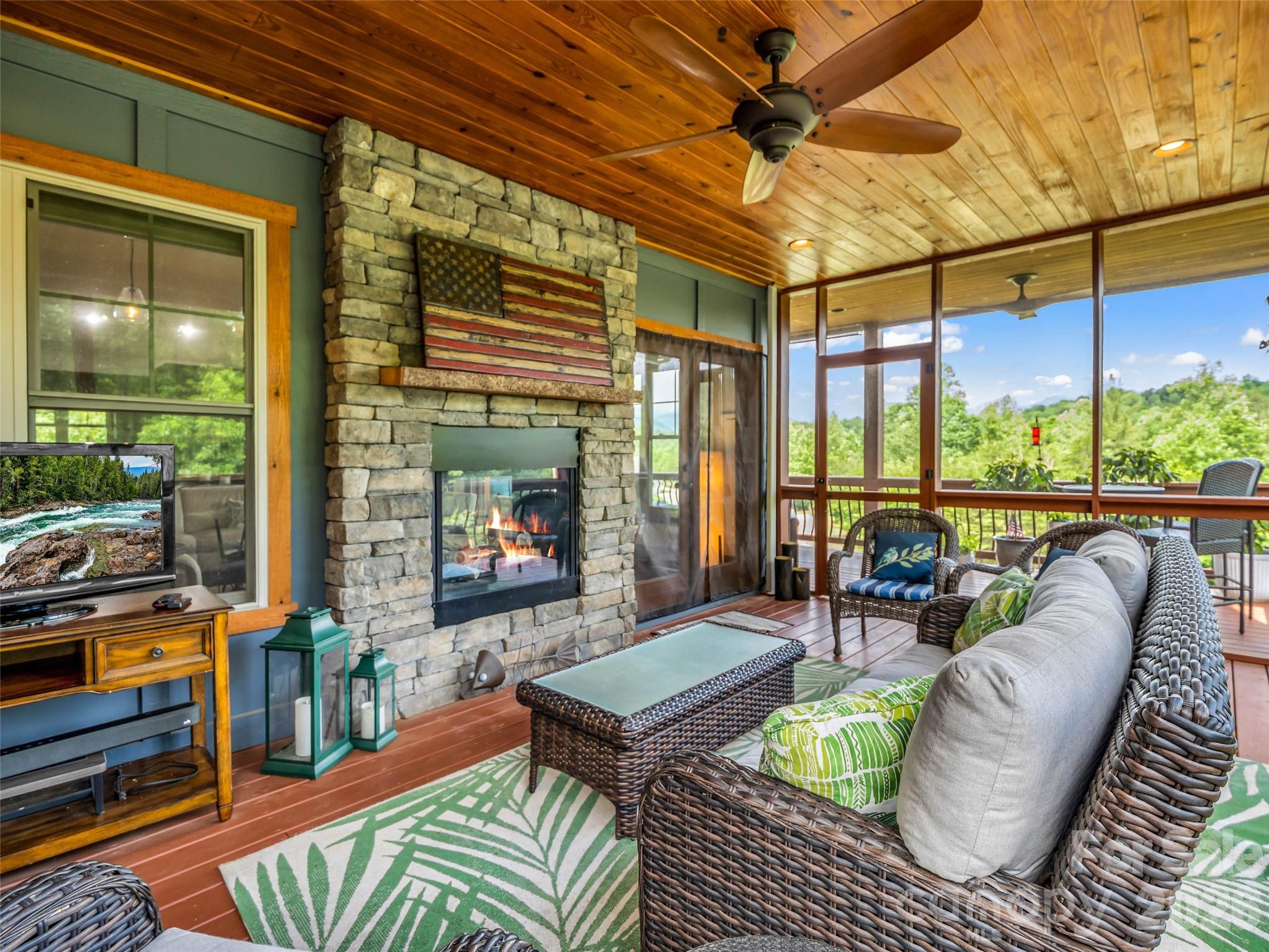 Single Family Residence at 334 Willow Top Lane, Lake Lure, photo 22 of 49