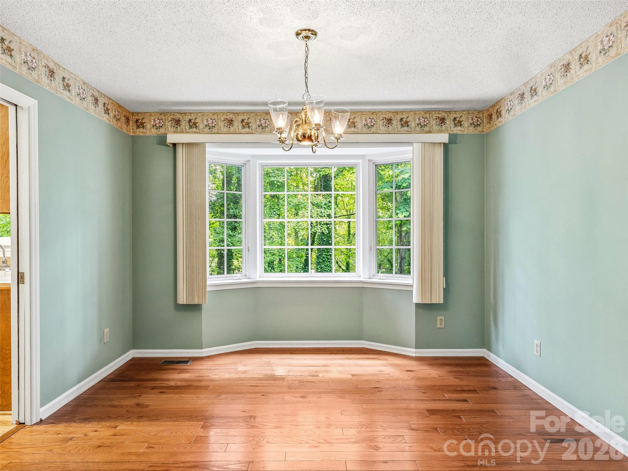 Single Family Residence at 126 Surry Lane, Hendersonville, photo 9 of 38