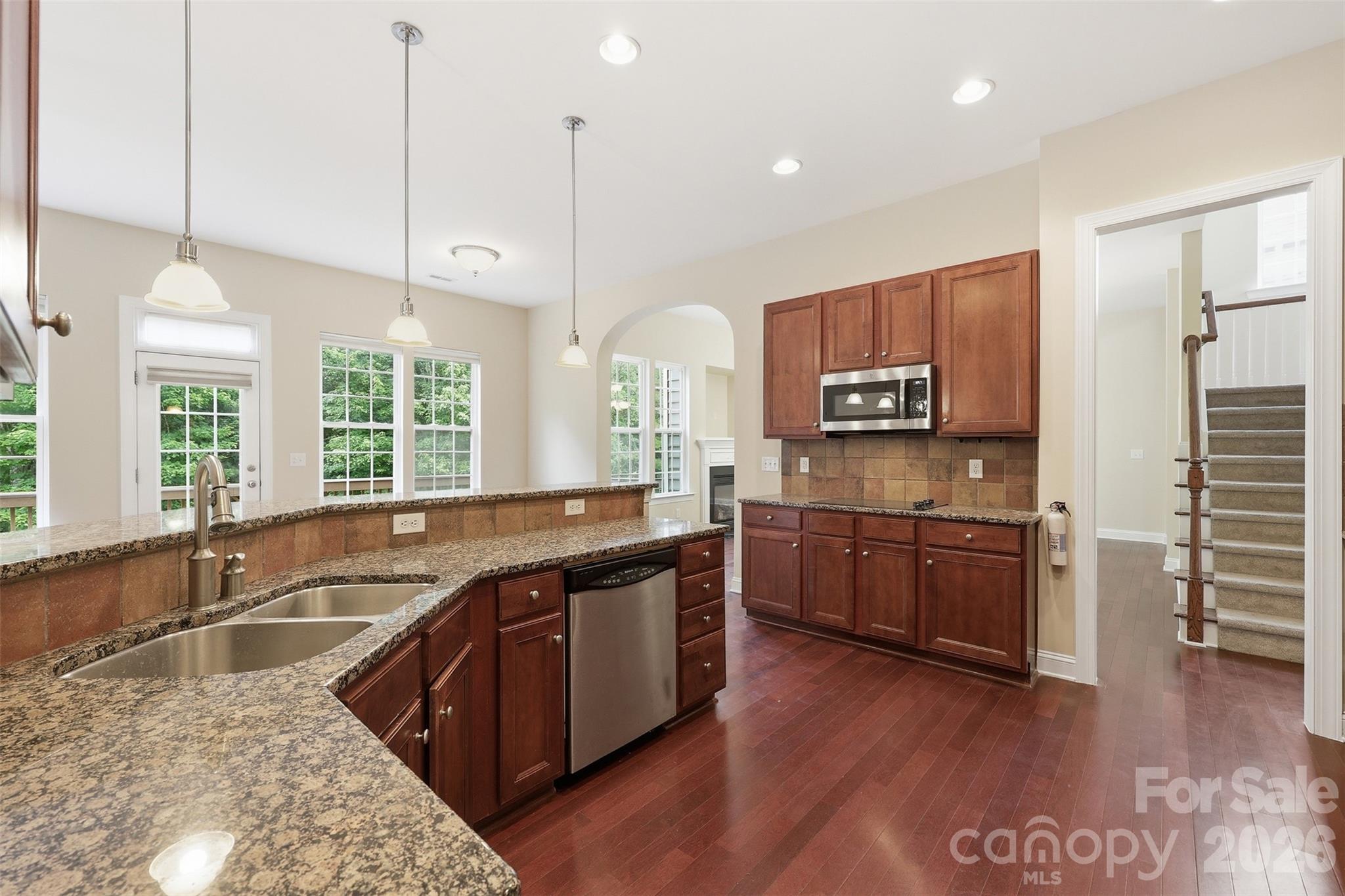 Single Family Residence at 878 Treasure Court, Fort Mill, photo 13 of 48