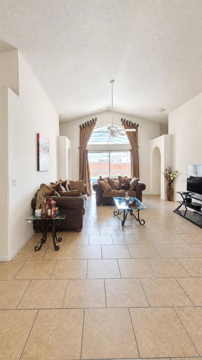 Single Family Residence at 121 S ROMA WAY, KISSIMMEE, photo 3 of 16