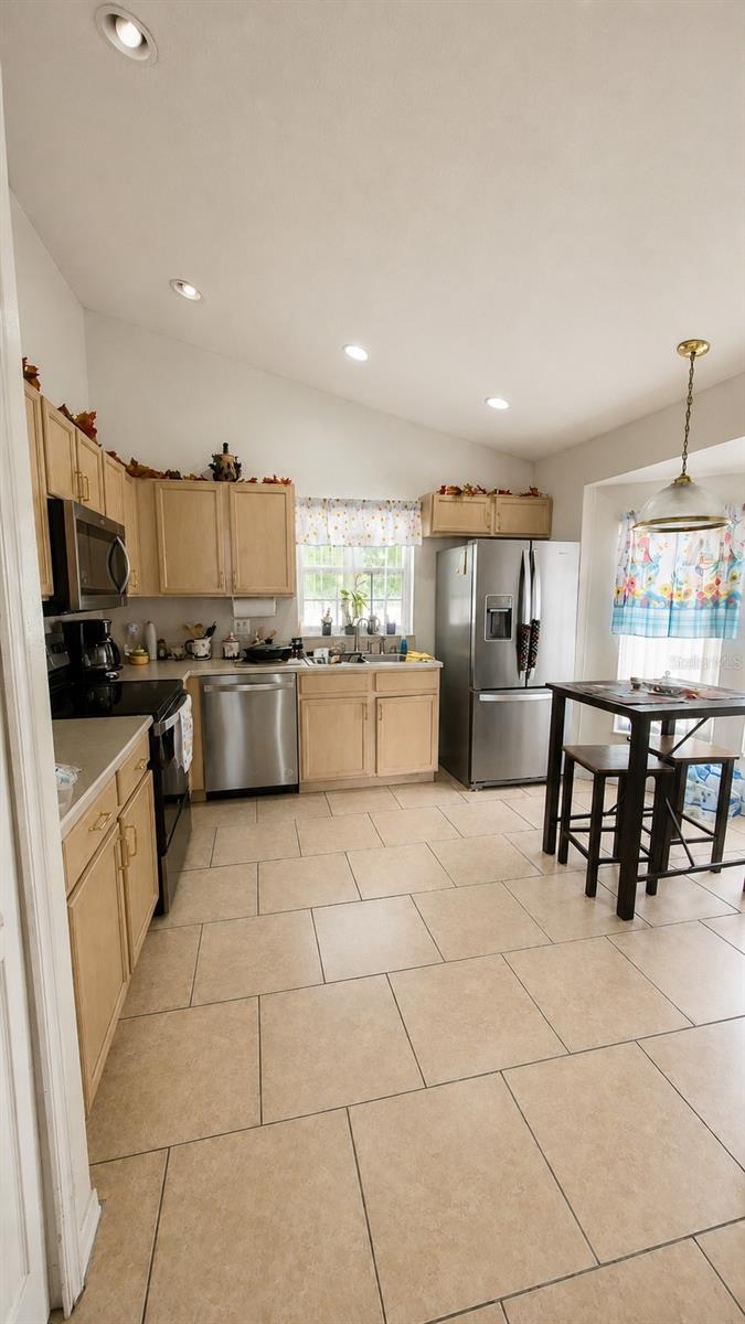 Single Family Residence at 121 S ROMA WAY, KISSIMMEE, photo 6 of 16