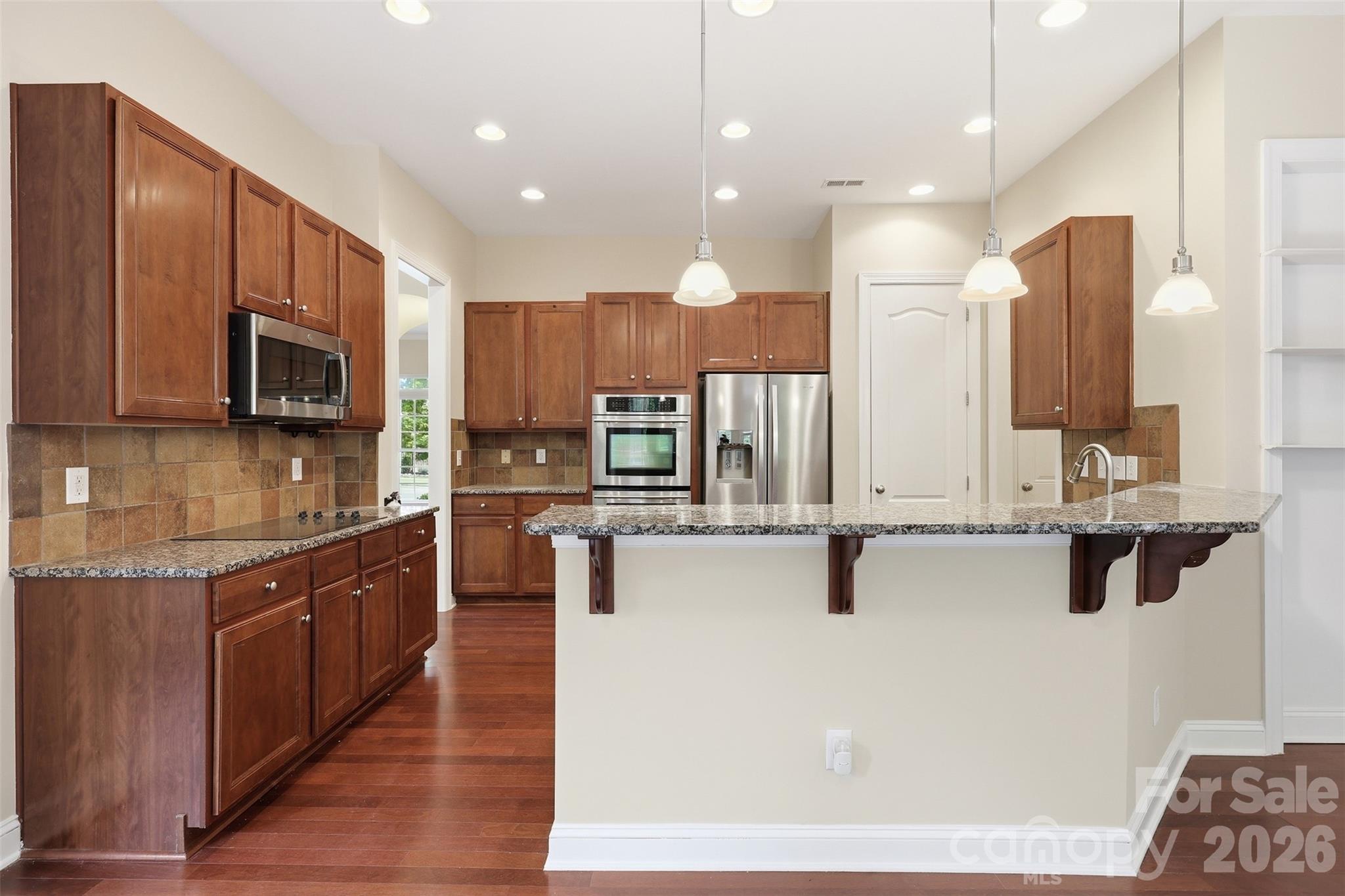 Single Family Residence at 878 Treasure Court, Fort Mill, photo 11 of 48