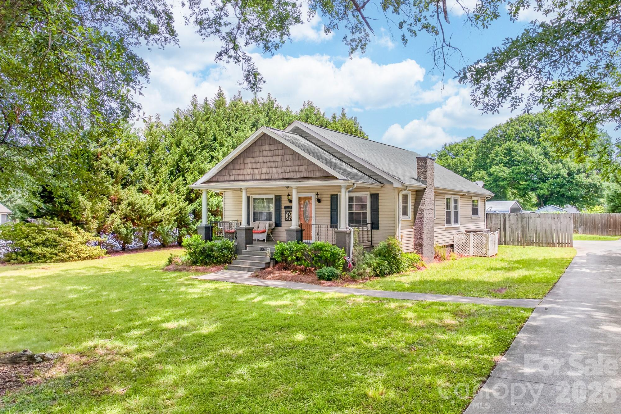Single Family Residence at 206 Eagle Road, Belmont, photo 2 of 26