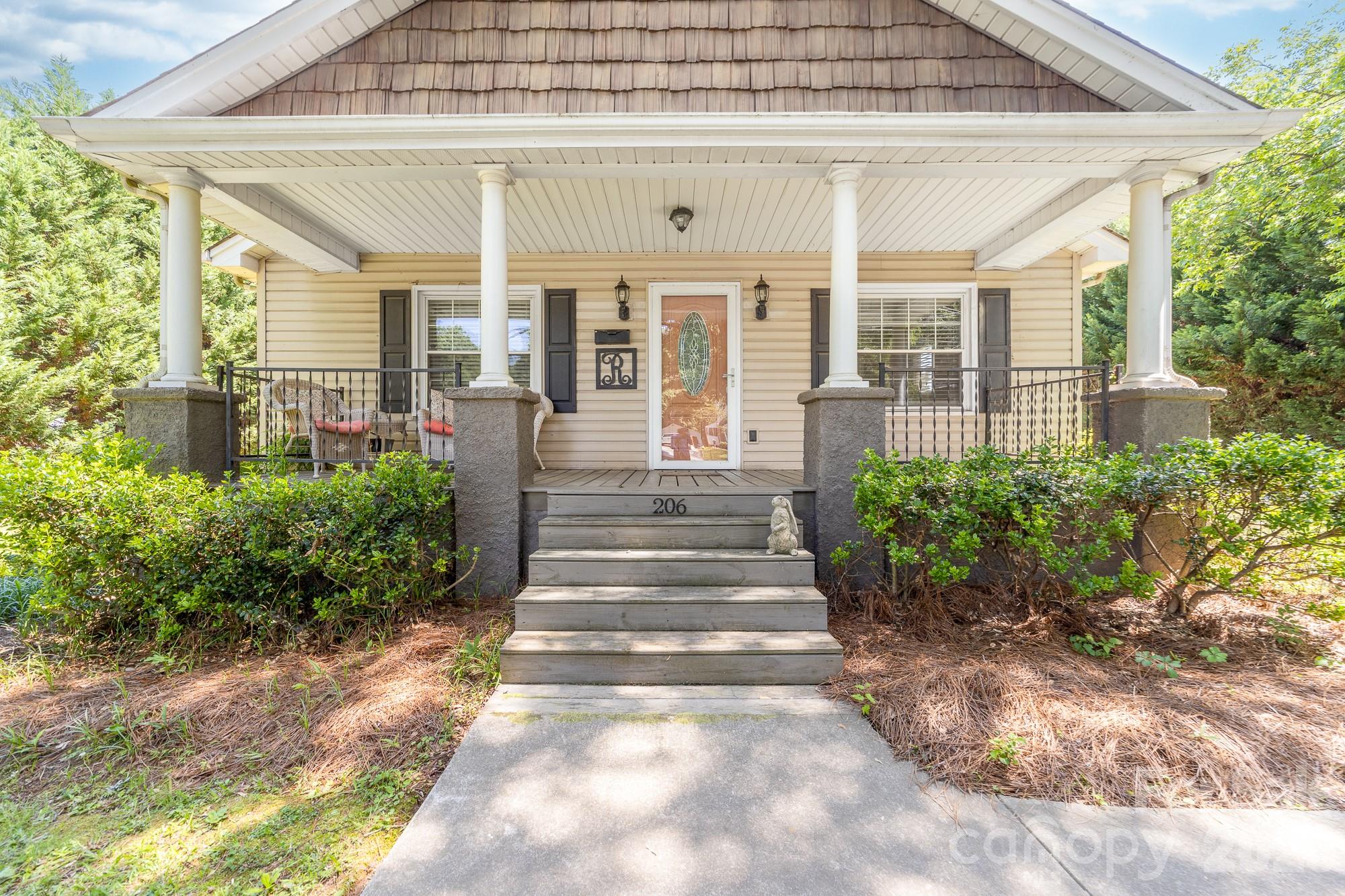 Single Family Residence at 206 Eagle Road, Belmont, photo 3 of 26