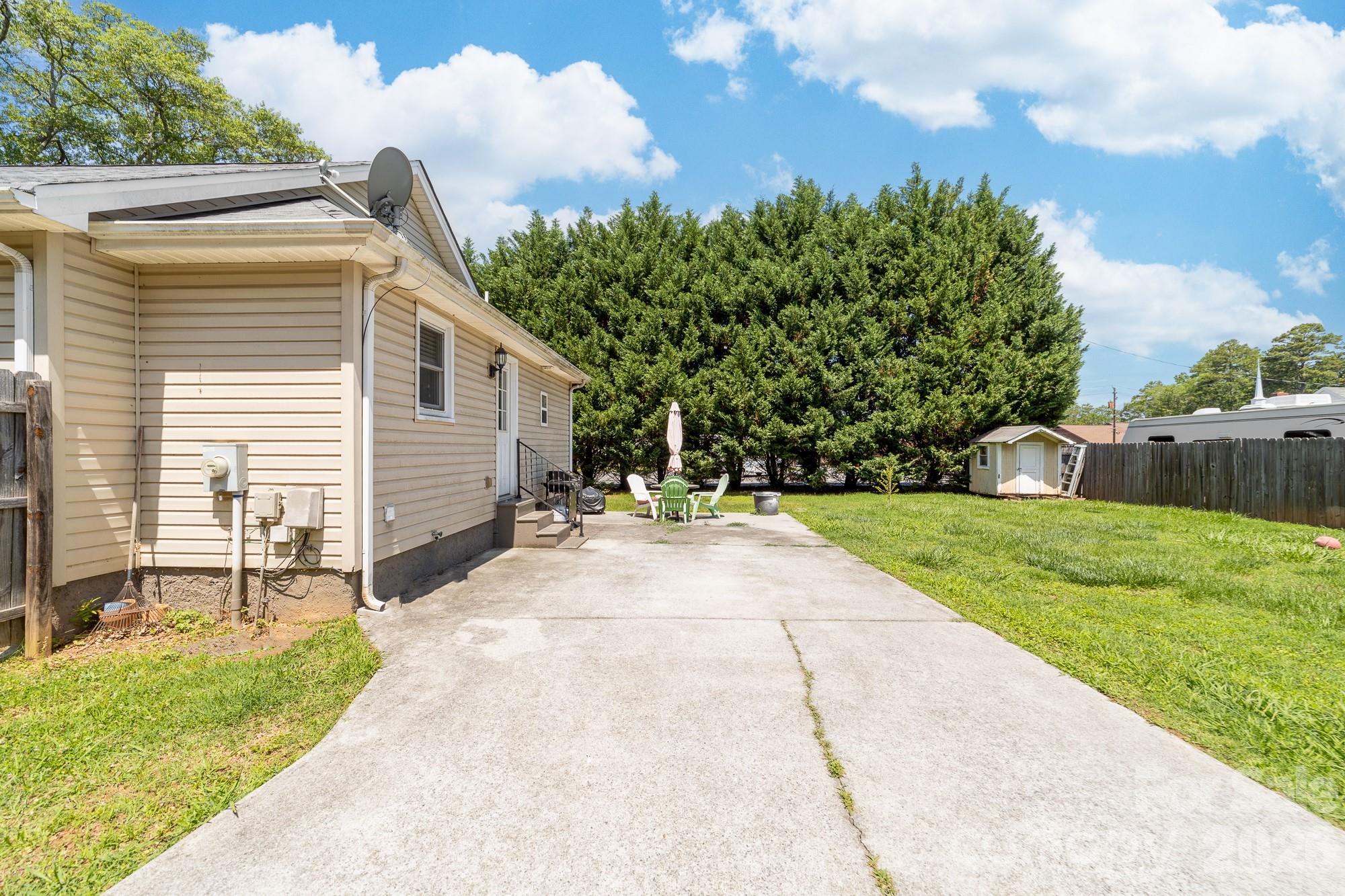Single Family Residence at 206 Eagle Road, Belmont, photo 5 of 26