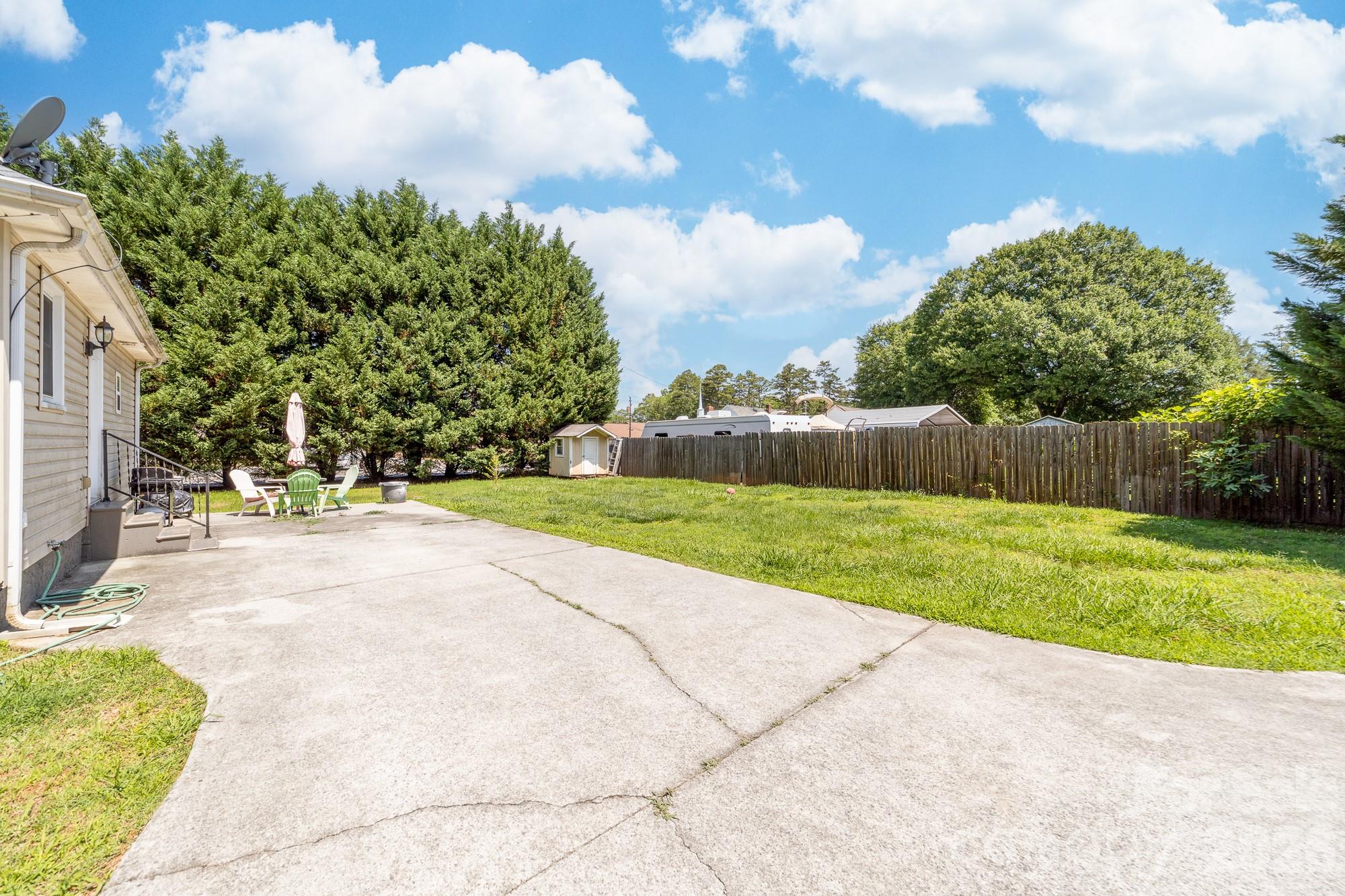 Single Family Residence at 206 Eagle Road, Belmont, photo 6 of 26