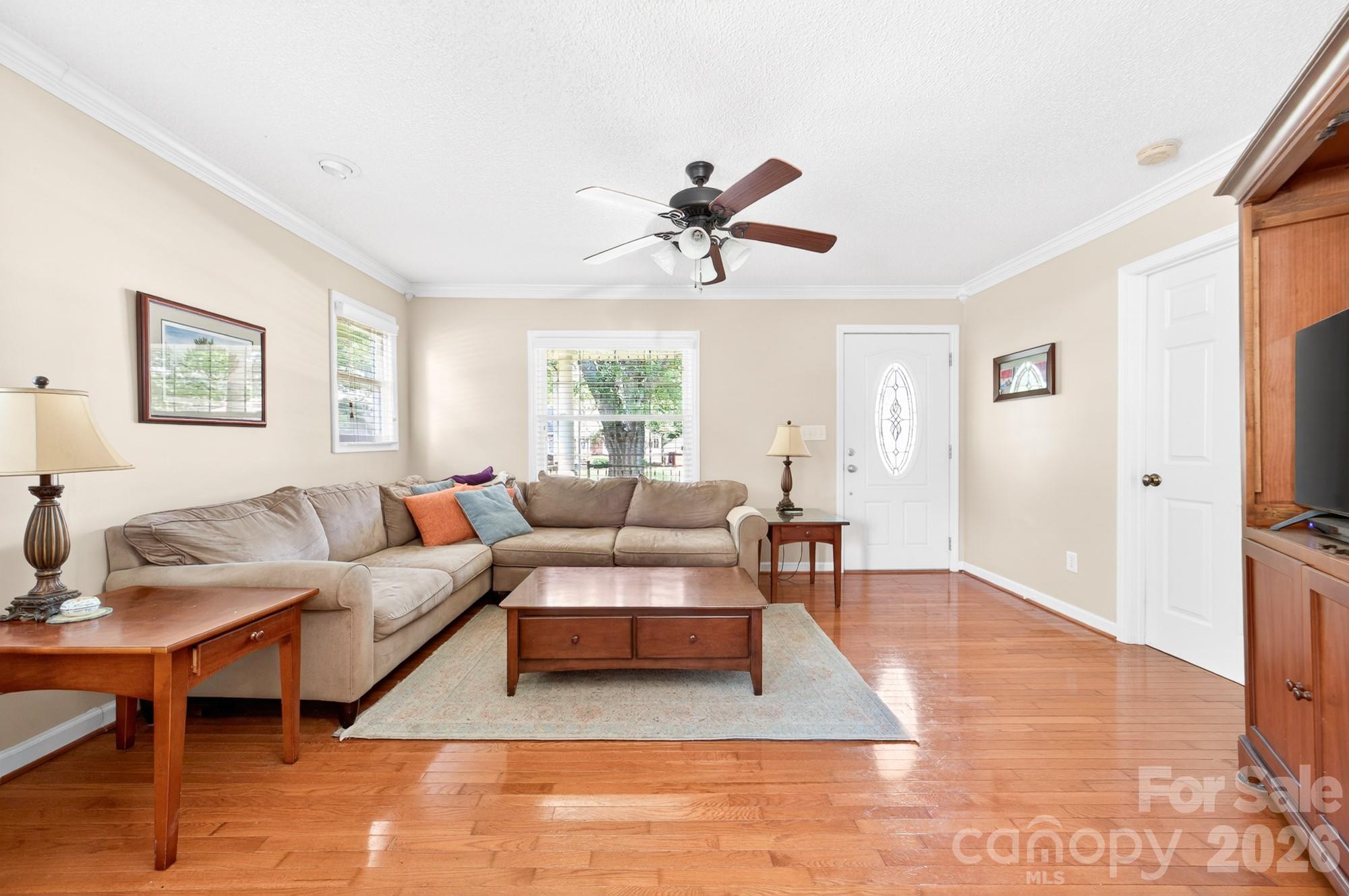 Single Family Residence at 206 Eagle Road, Belmont, photo 9 of 26