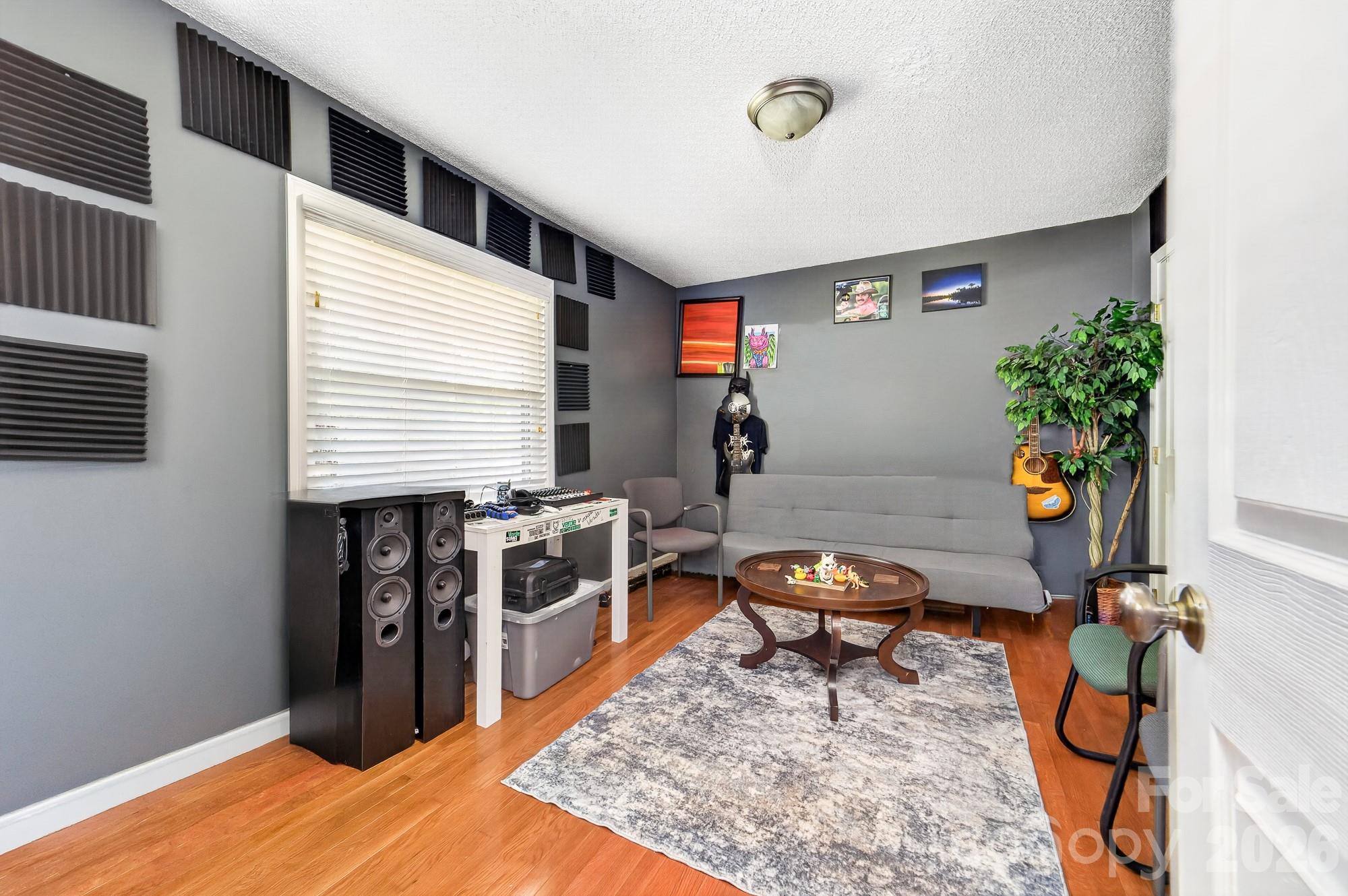 Single Family Residence at 206 Eagle Road, Belmont, photo 20 of 26
