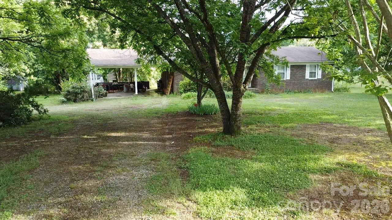 Single Family Residence at 713 Eastbend Lane, Salisbury, photo 2 of 34