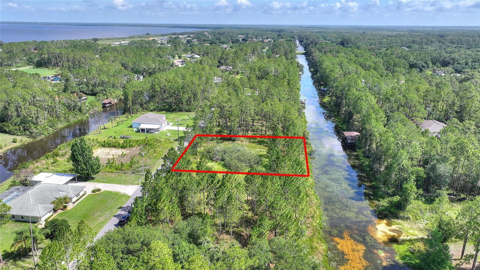 26 LANTANA DR S