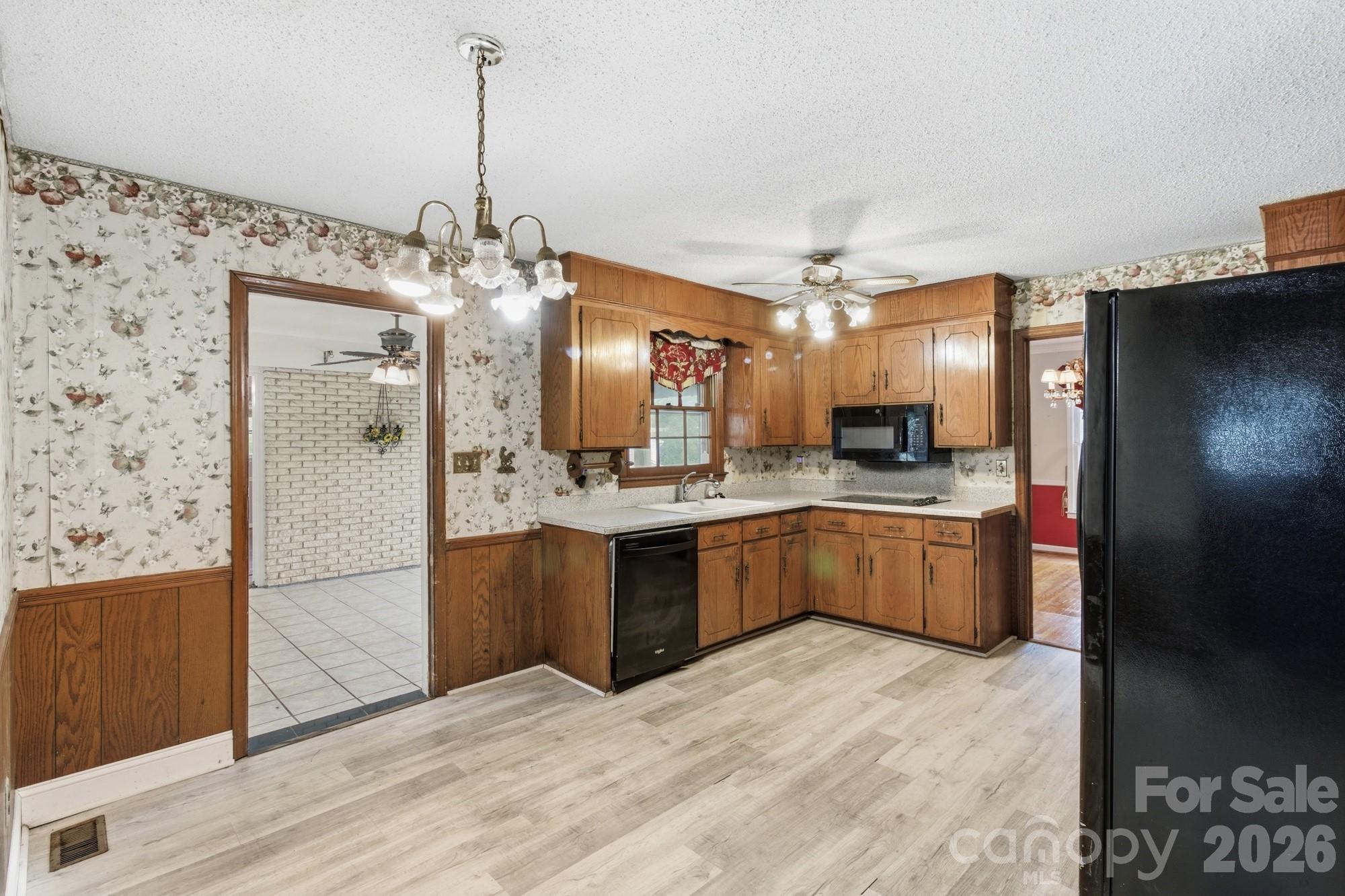 Single Family Residence at 3343 Olde Creek Trail, Matthews, photo 18 of 45