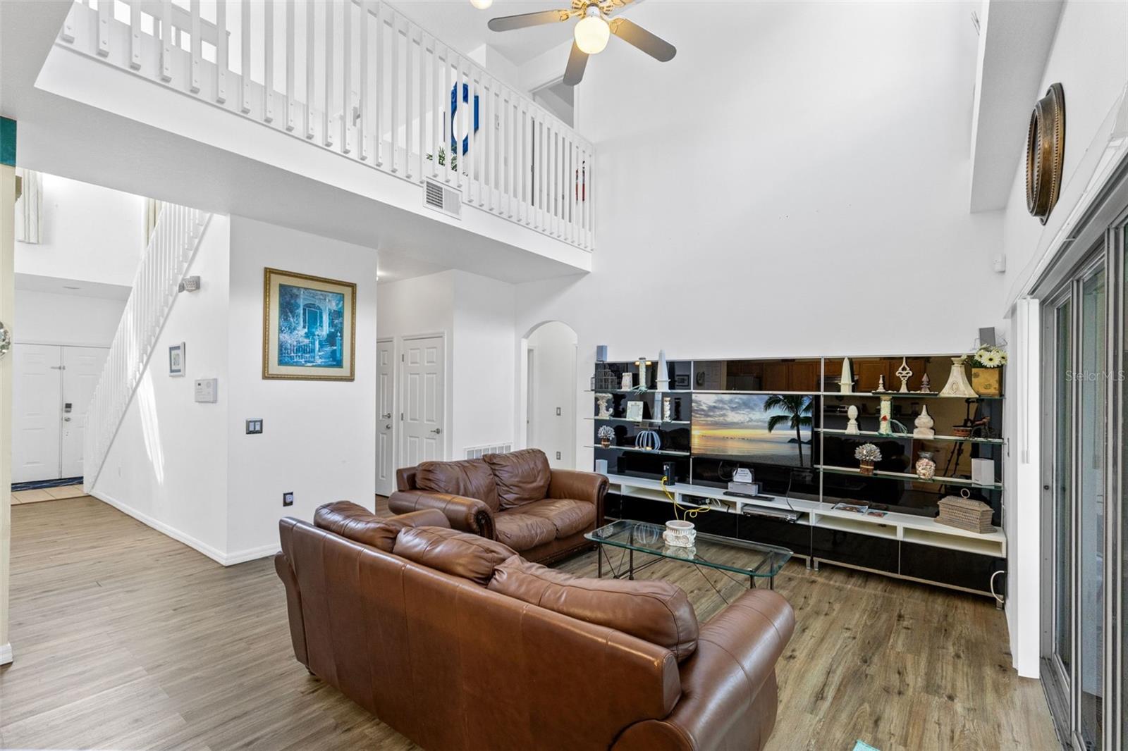 Single Family Residence at 4602 CUMBRIAN LAKES DR, KISSIMMEE, photo 6 of 42