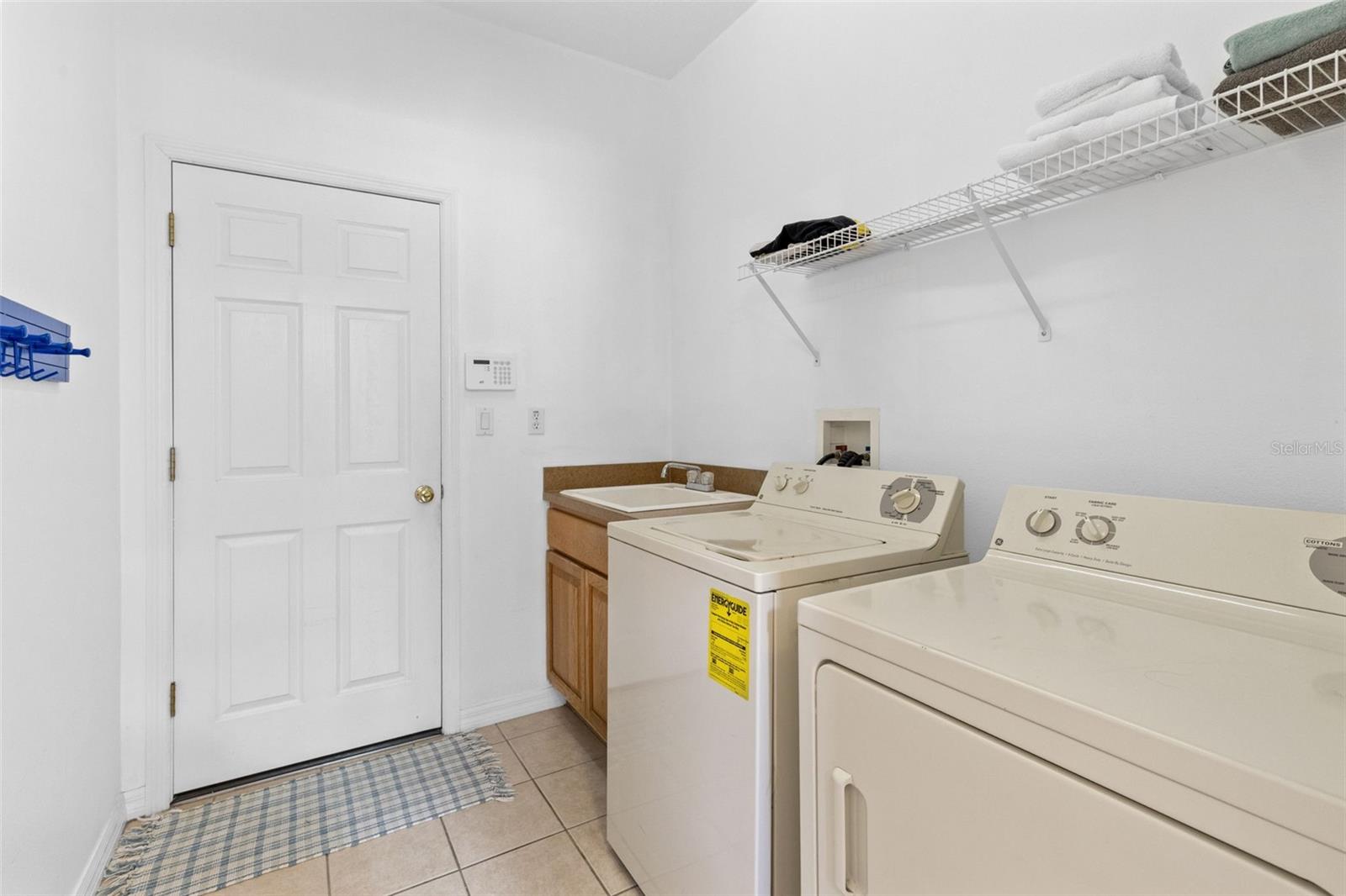 Single Family Residence at 4602 CUMBRIAN LAKES DR, KISSIMMEE, photo 19 of 42