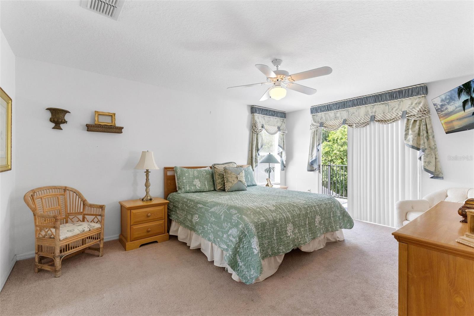 Single Family Residence at 4602 CUMBRIAN LAKES DR, KISSIMMEE, photo 24 of 42