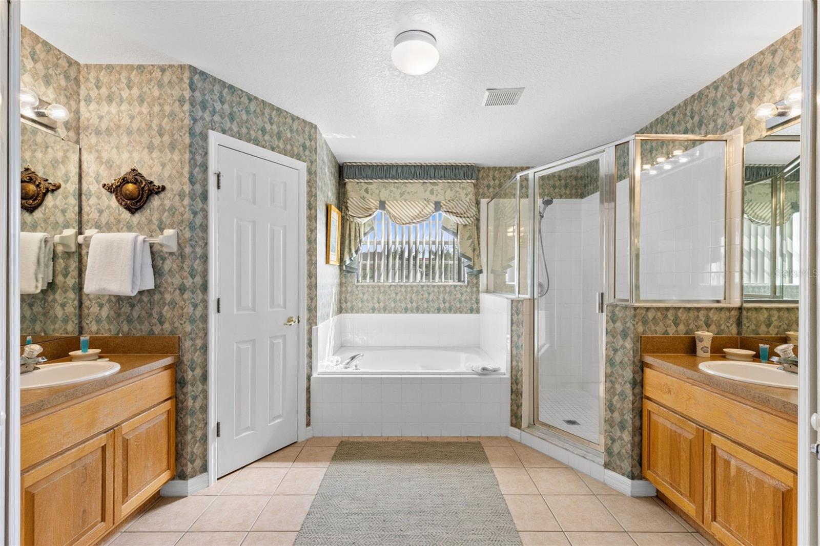 Single Family Residence at 4602 CUMBRIAN LAKES DR, KISSIMMEE, photo 27 of 42