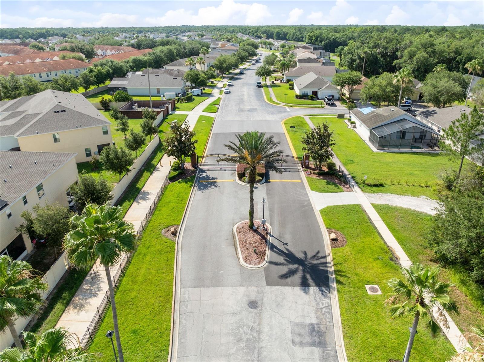 Single Family Residence at 4602 CUMBRIAN LAKES DR, KISSIMMEE, photo 41 of 42