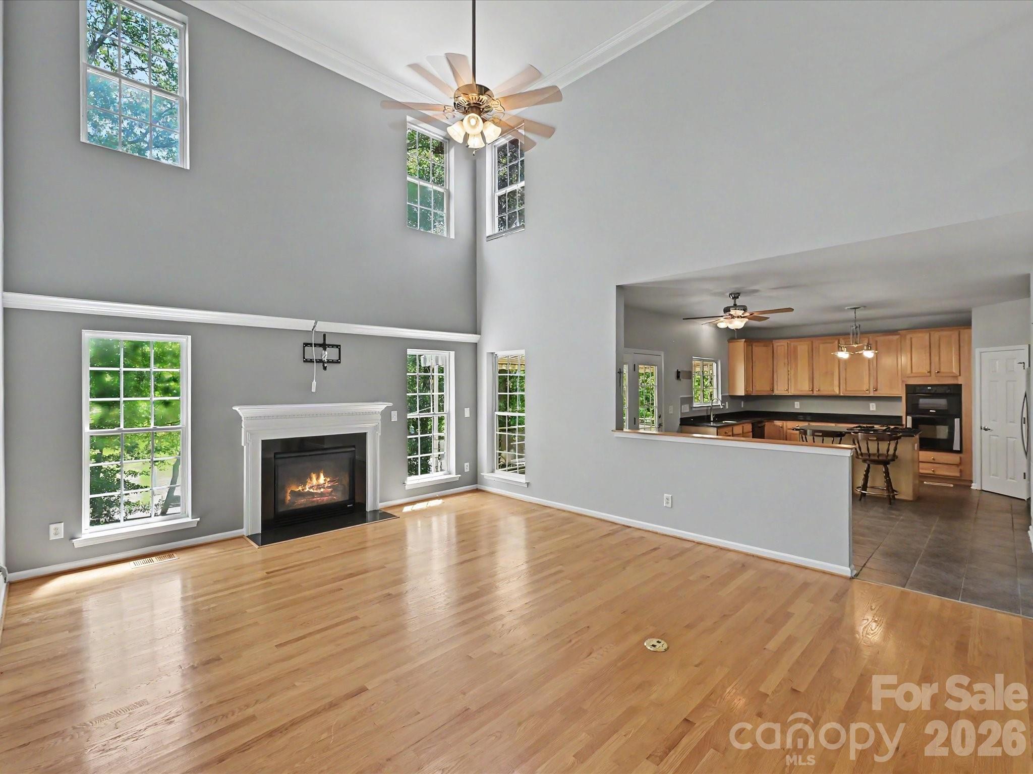 Great room with natural light and river views - 152 Lighthouse Road, Mount Holly