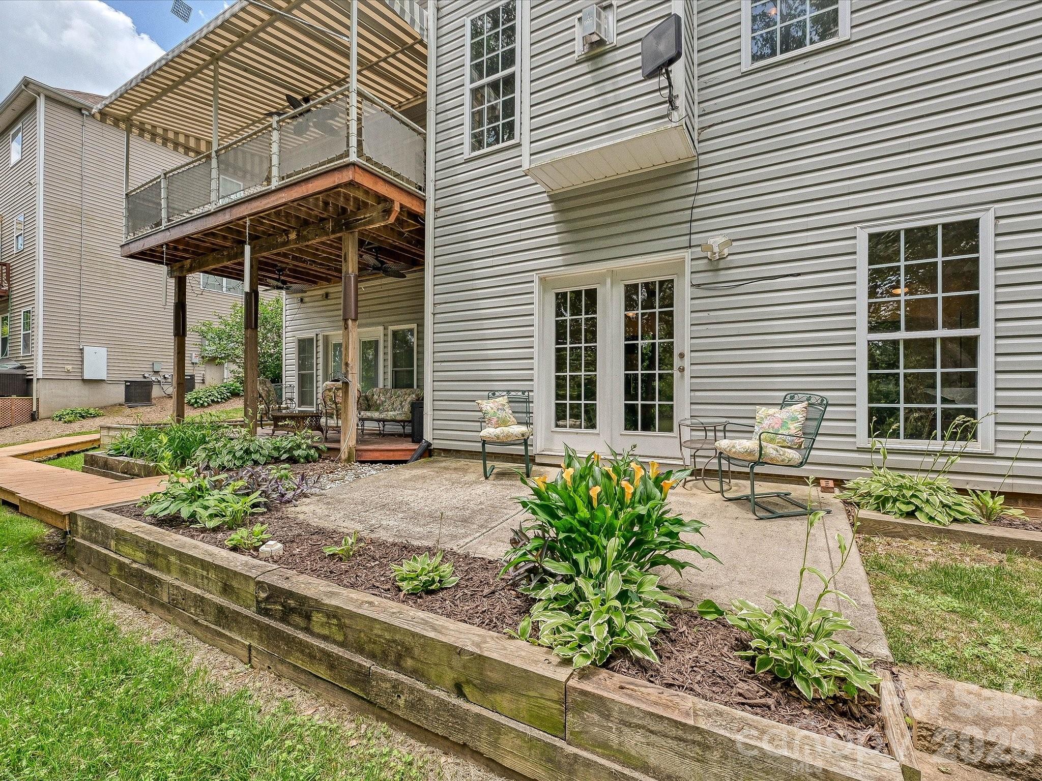 Downstairs patio area - 152 Lighthouse Road, Mount Holly