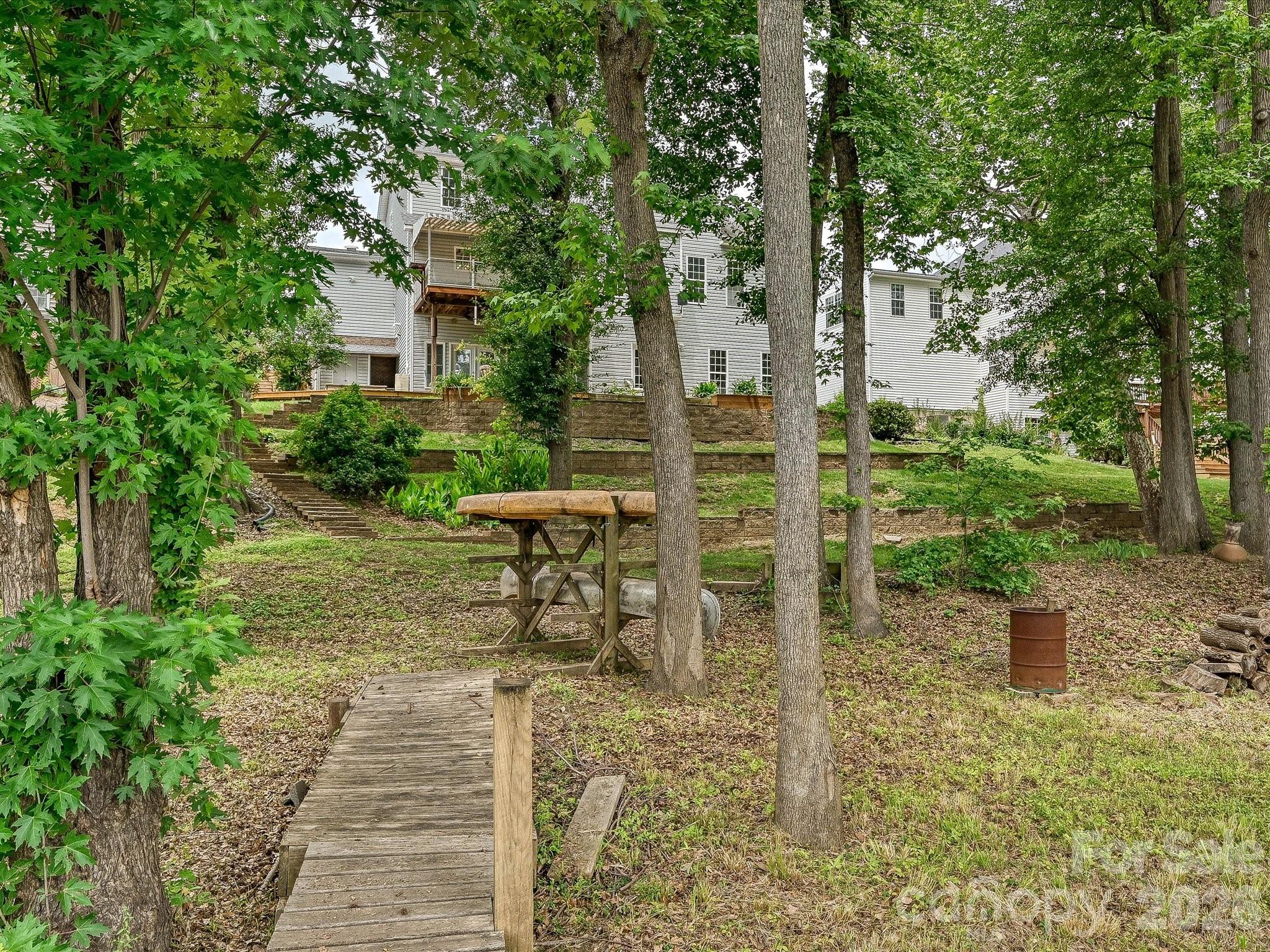 Wooded and natural setting - 152 Lighthouse Road, Mount Holly