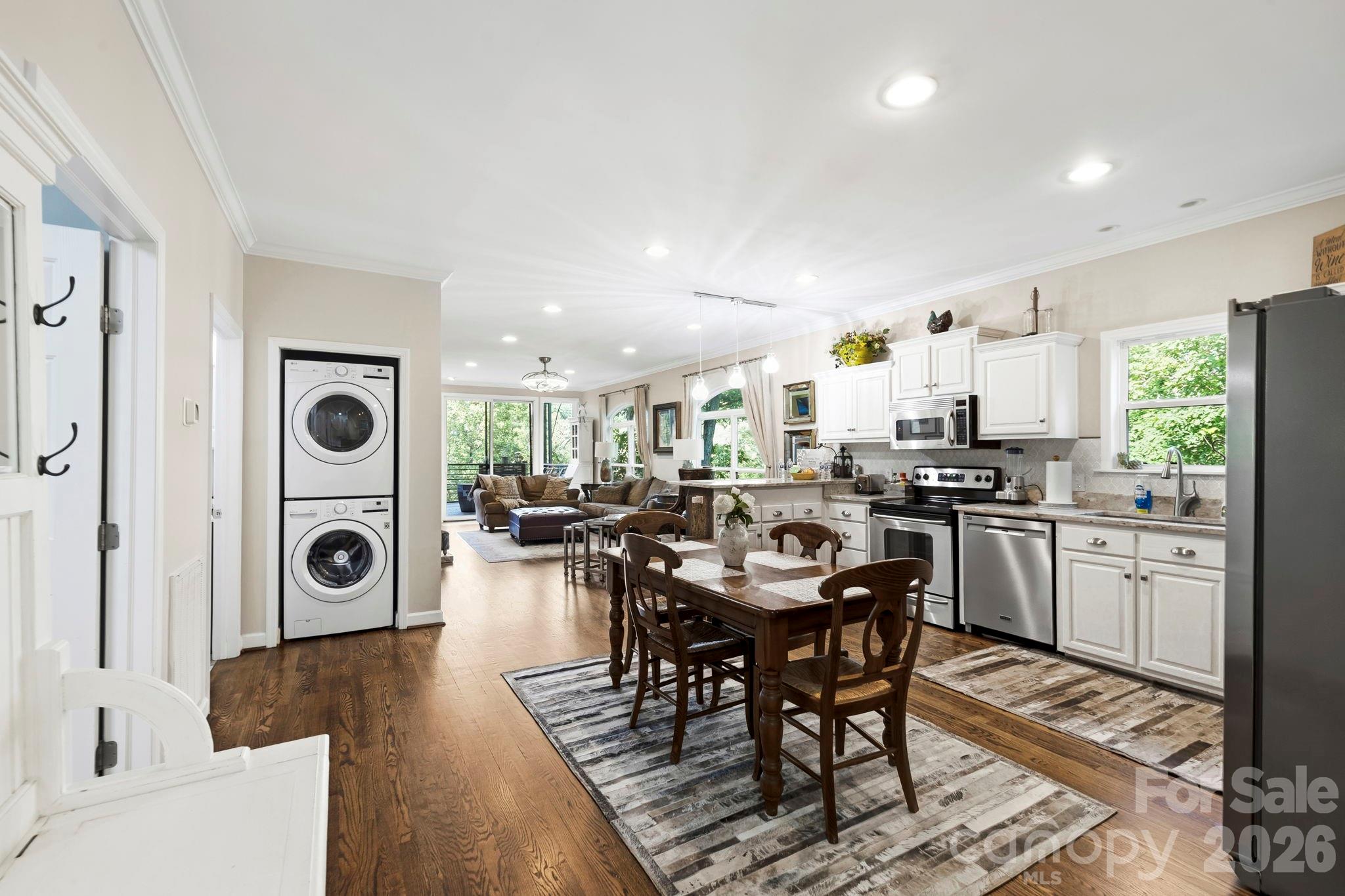 Completely Updated - 30 Lower Tanglewood Road E, Lake Toxaway