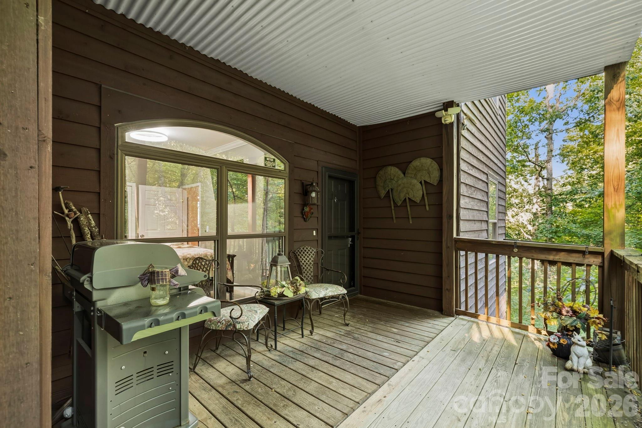 Covered Entrance - 30 Lower Tanglewood Road E, Lake Toxaway
