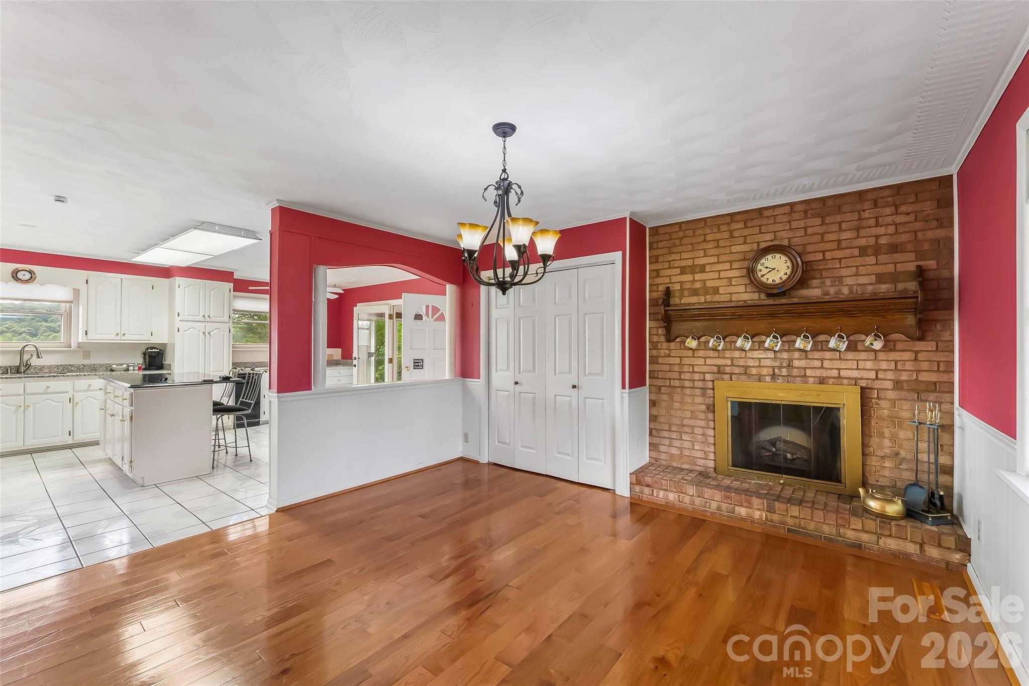 Single Family Residence at 5305 Icard Ridge Road, Hickory, photo 4 of 37