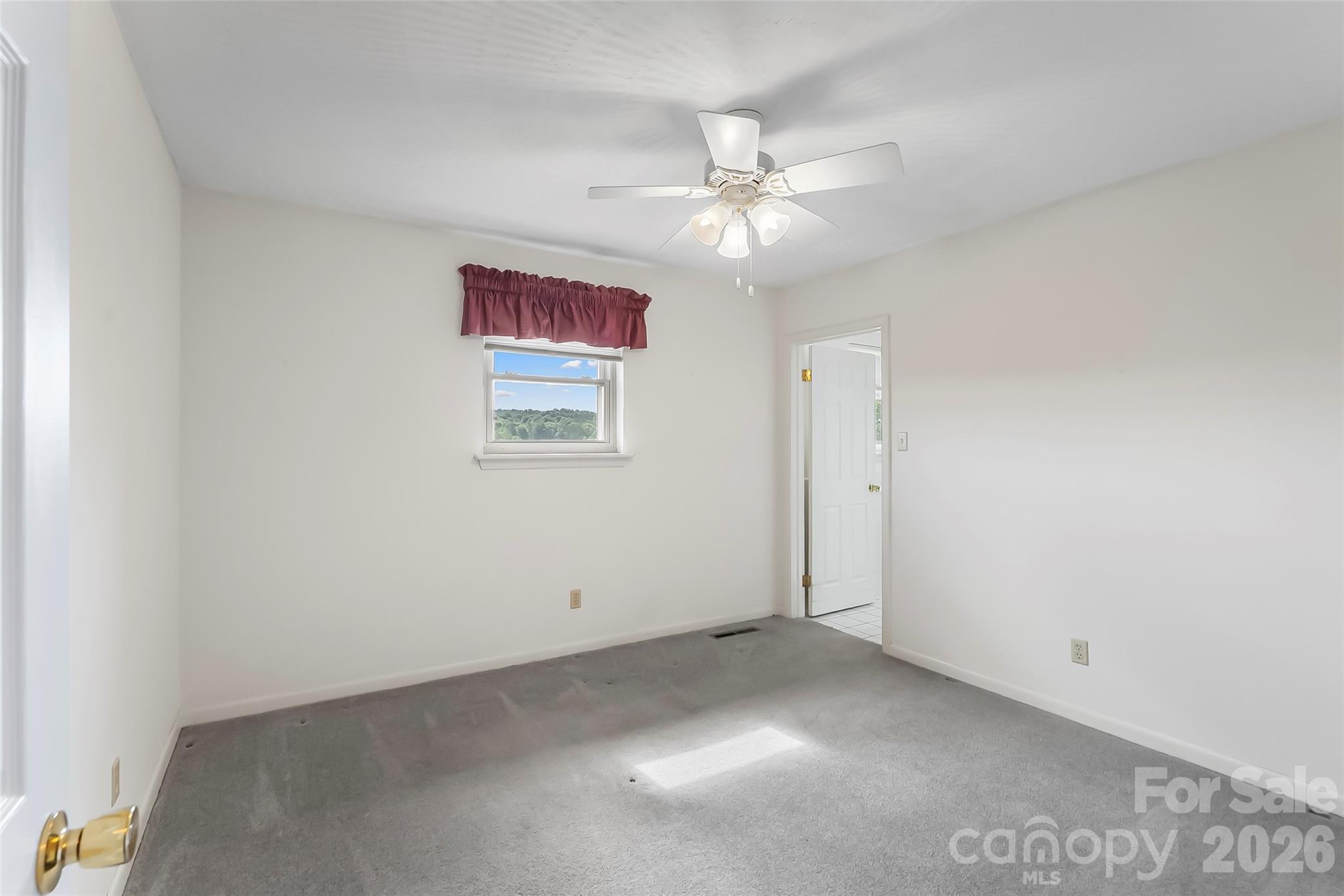 Single Family Residence at 5305 Icard Ridge Road, Hickory, photo 20 of 37