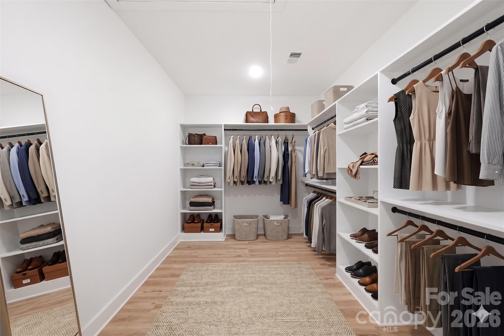 Virtual staging / Walk in Closet - 3272 Fairview Drive, Gastonia