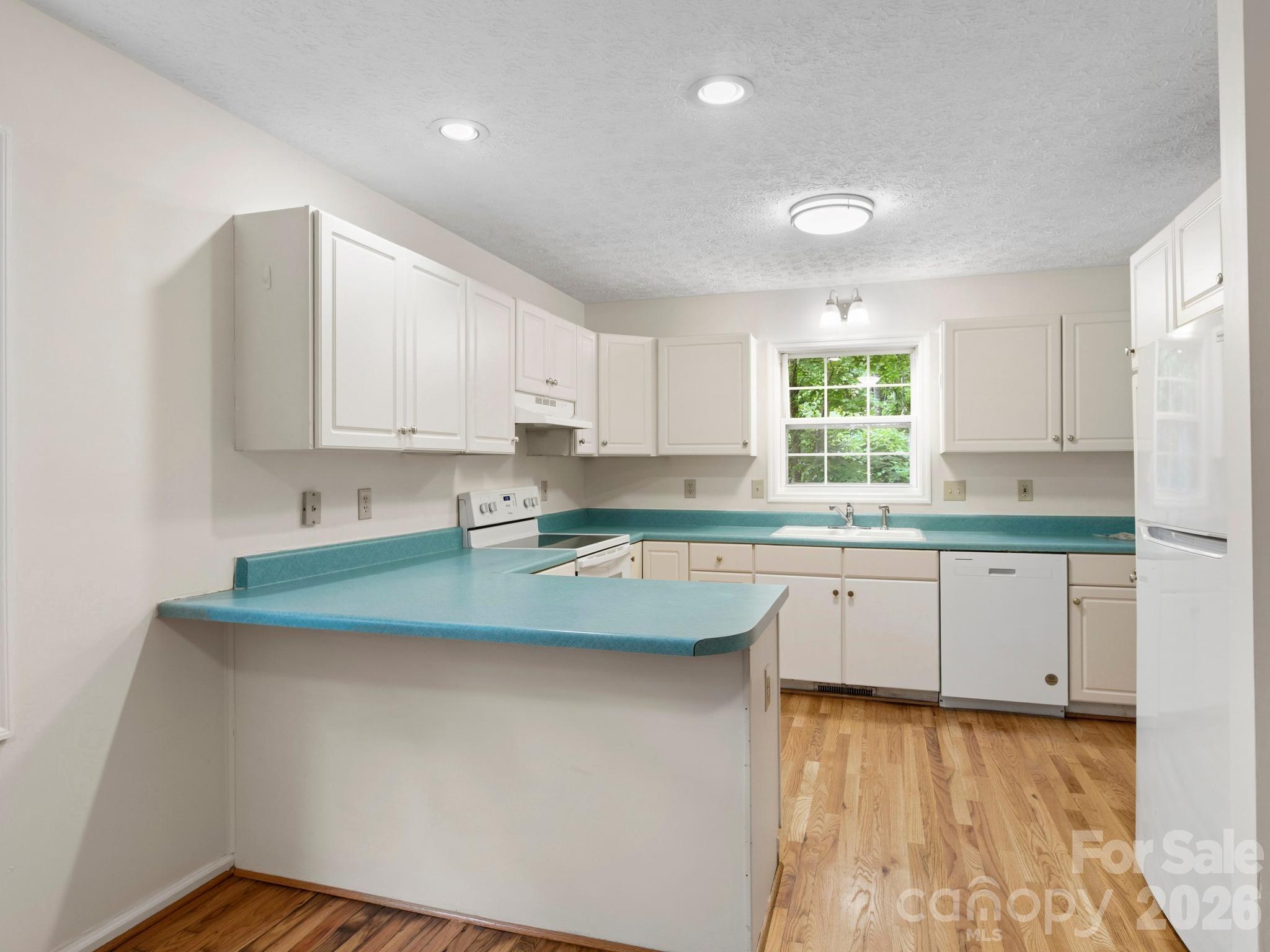 Single Family Residence at 44 Leisure Mountain Road, Asheville, photo 10 of 32