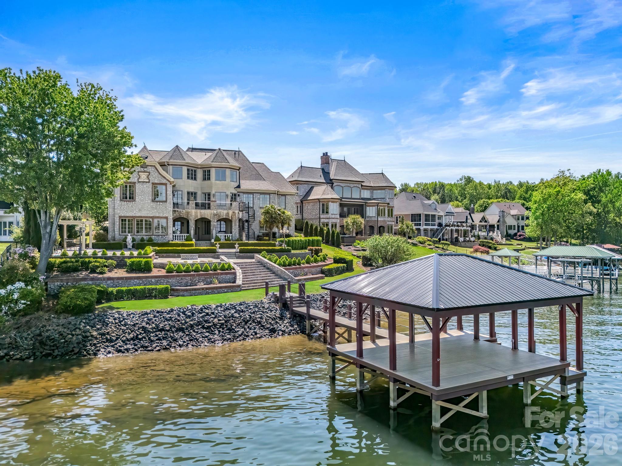 Single Family Residence at 331 Ivy Arbor Circle, Rock Hill, photo 5 of 48