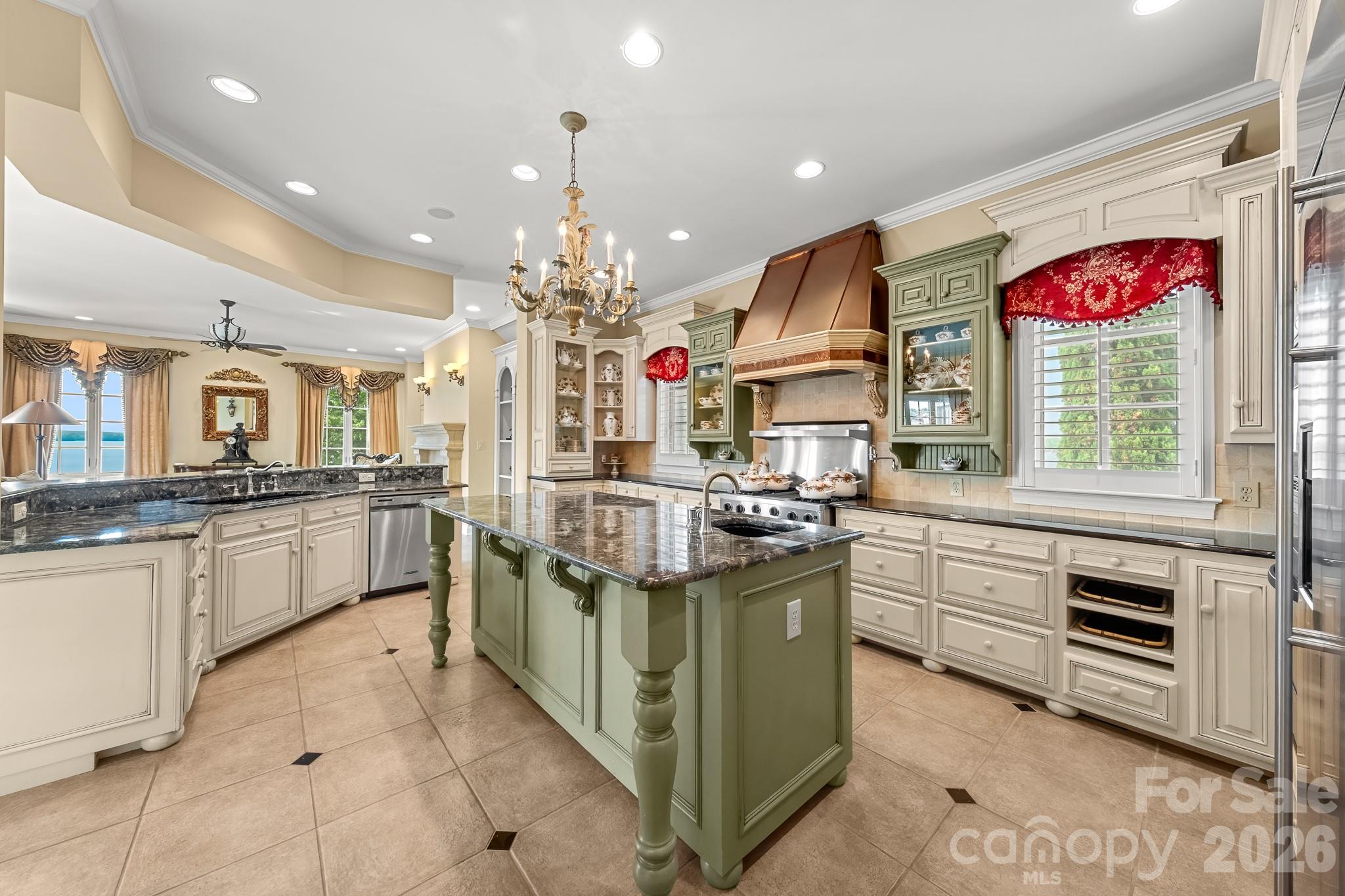 Single Family Residence at 331 Ivy Arbor Circle, Rock Hill, photo 12 of 48