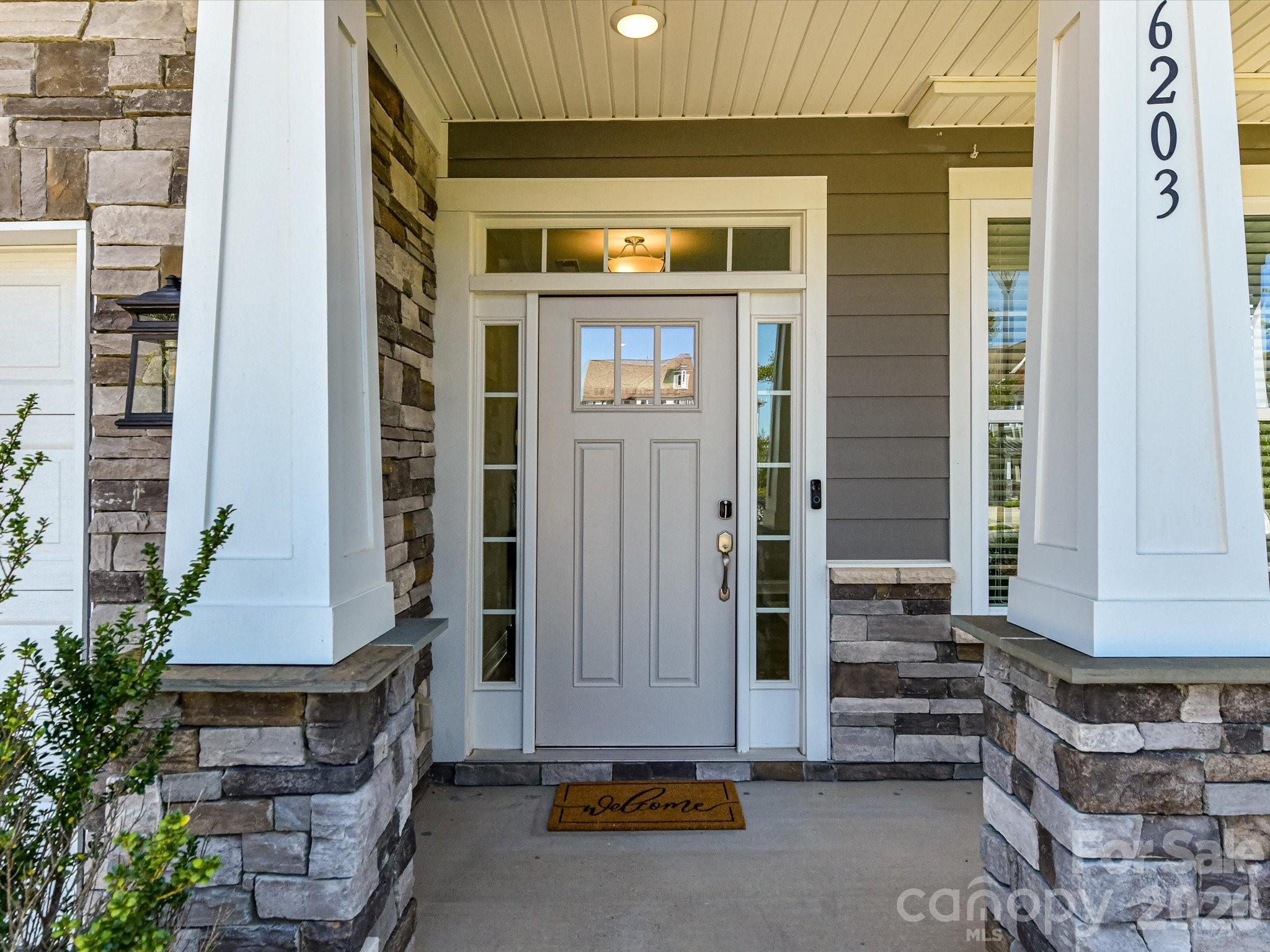 Craftsman Style Home and Decor - 6203 Six String Court, Fort Mill