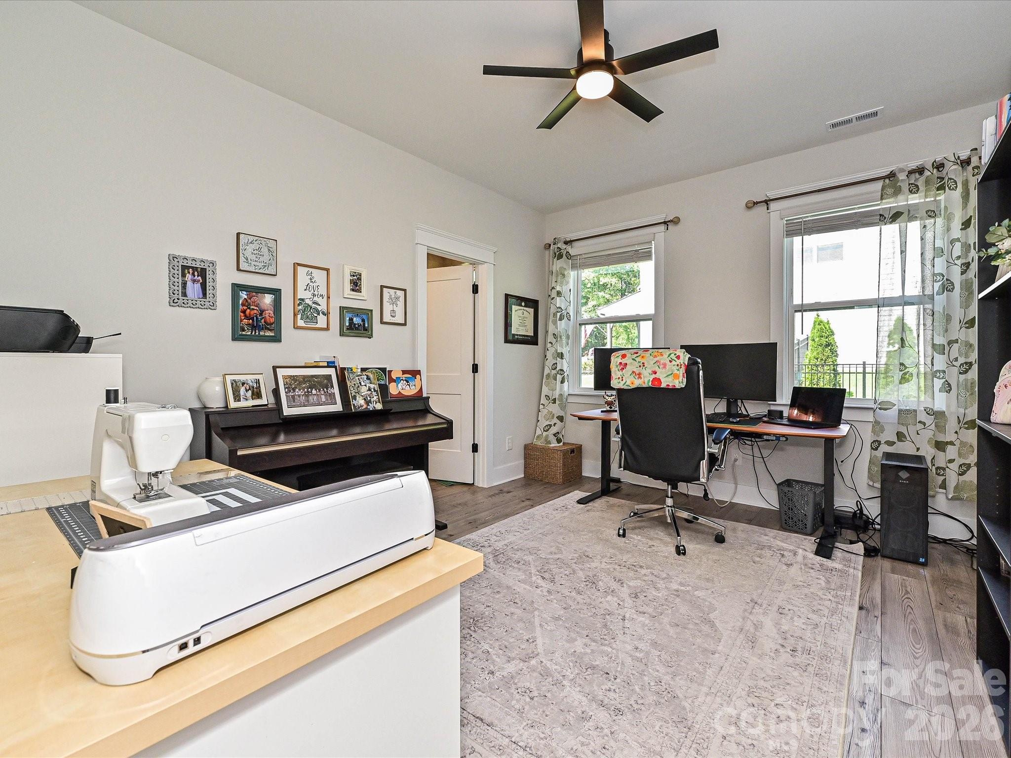 Guest Suite on Main W/Full Bath - 13215 Fiore Place, Huntersville