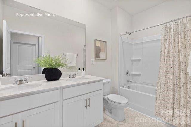 Single Family Residence at 116 Lakeside Ridge Way, Mooresville, photo 18 of 21