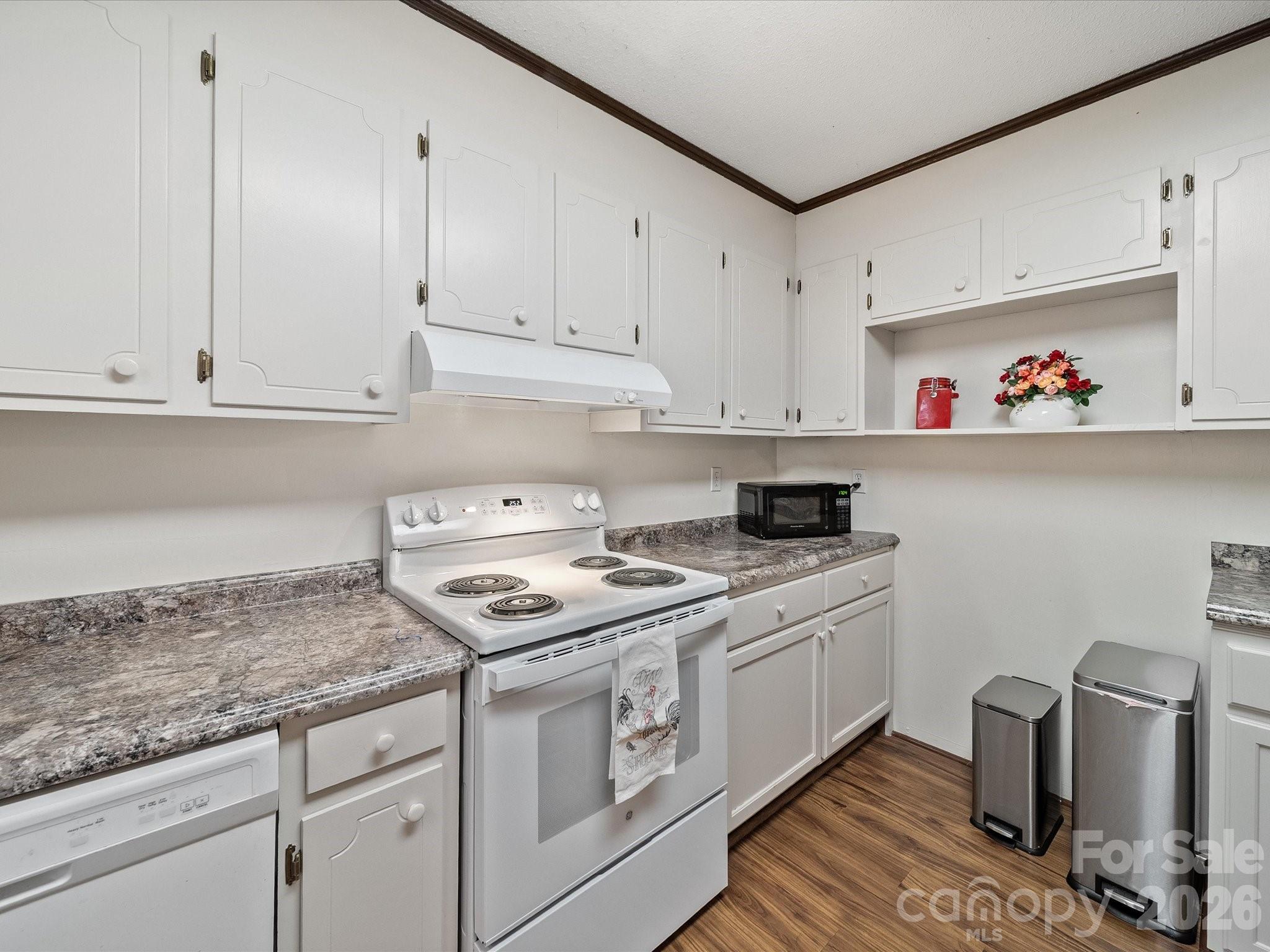 Single Family Residence at 3510 Flint Drive, Statesville, photo 11 of 48