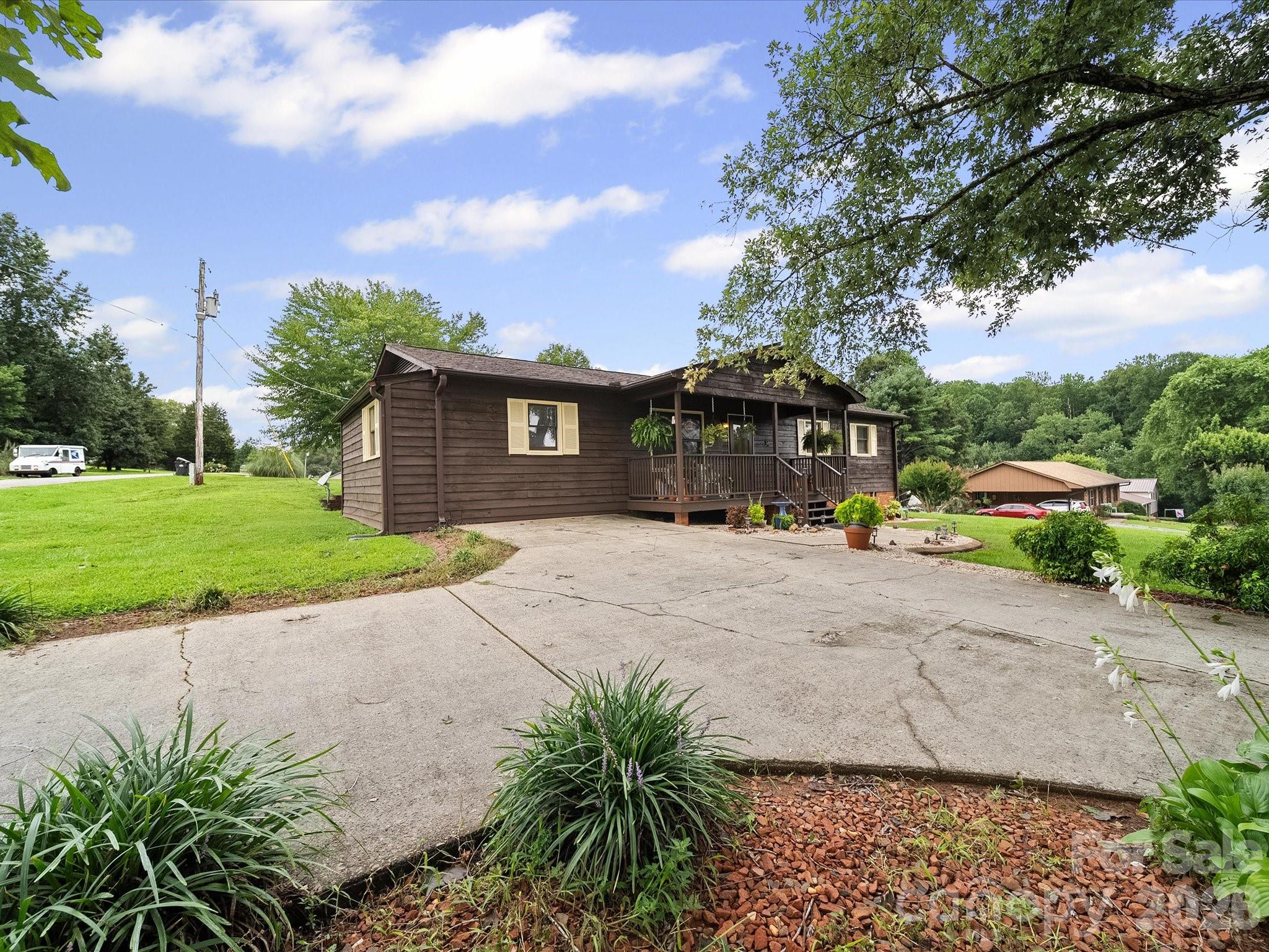 Single Family Residence at 3510 Flint Drive, Statesville, photo 40 of 48