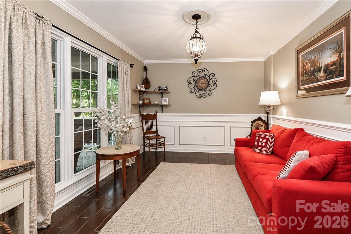Living room - 311 N Deerfield Circle, Salisbury