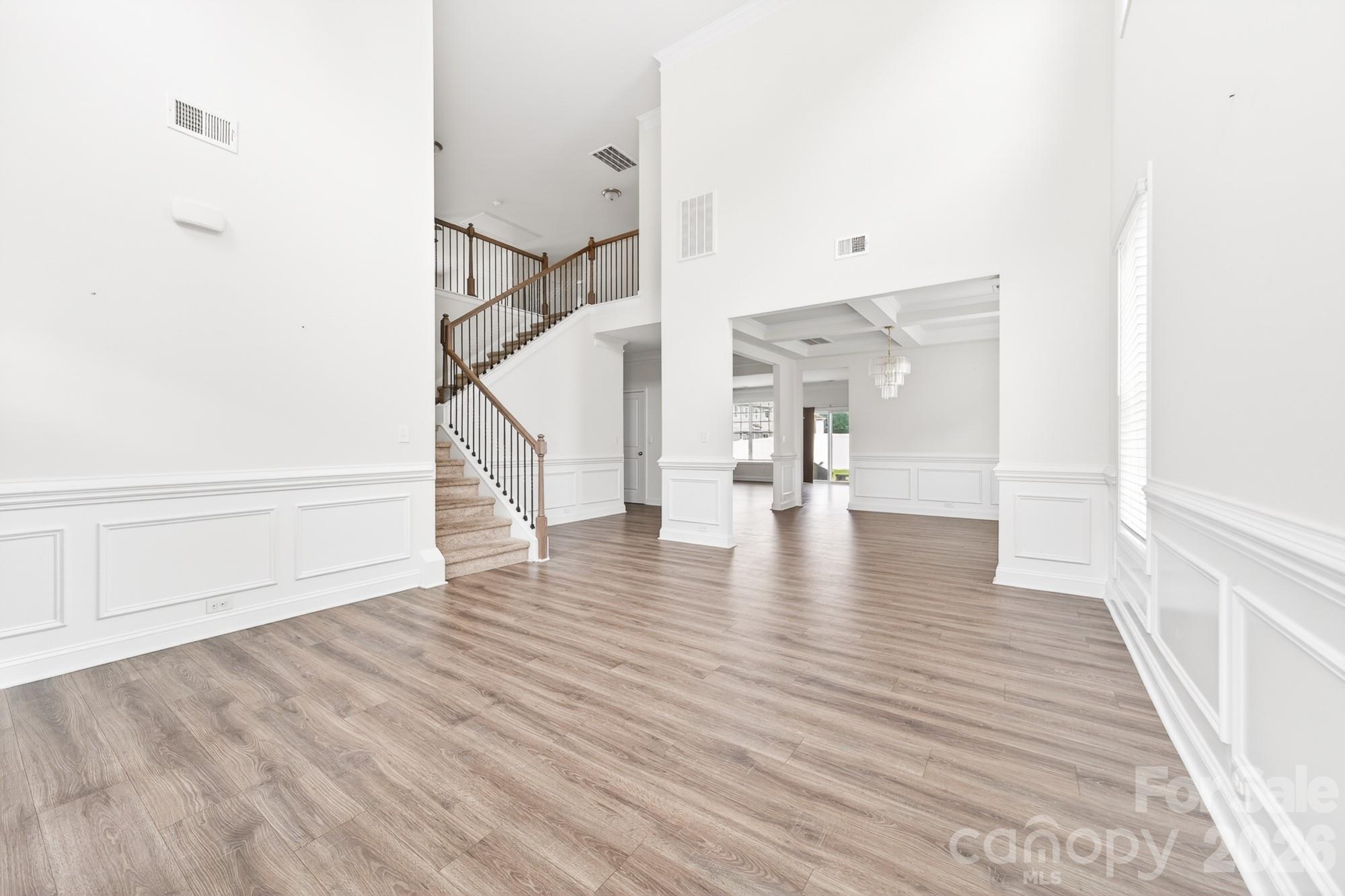 All I can see is garland on that railing for Christmas - 5972 Redwood Pine Road, Concord