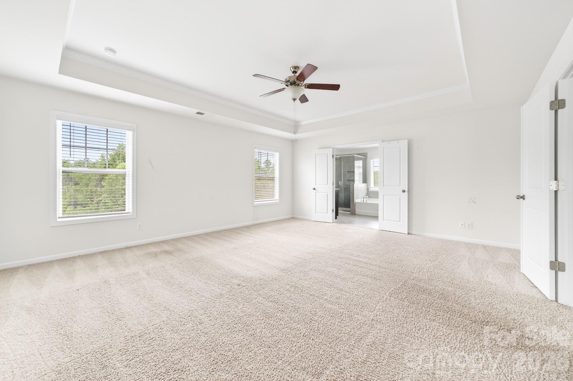 Private primary bath - 5972 Redwood Pine Road, Concord