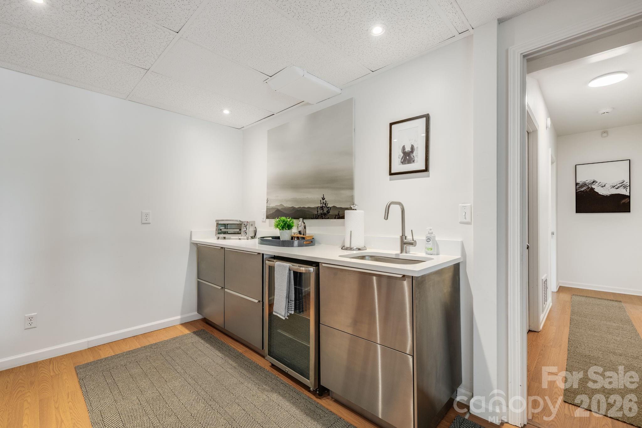 Lower Level Kitchenette - 172 Amble Lane, Fletcher