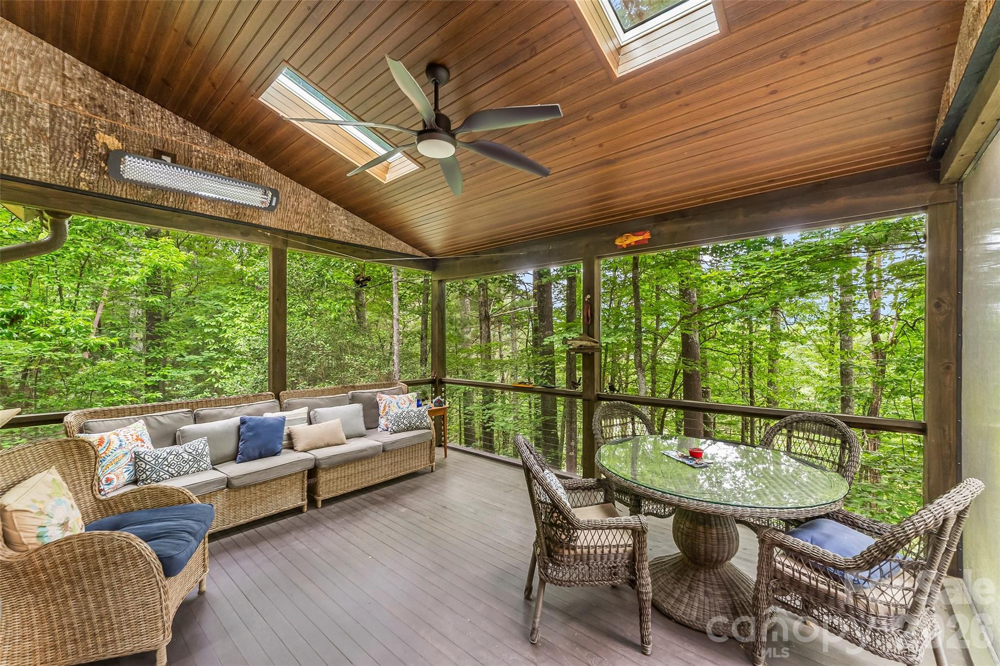 Screened porch with 2 heaters to extend season - 130 Settlement Ridge Drive, Marion