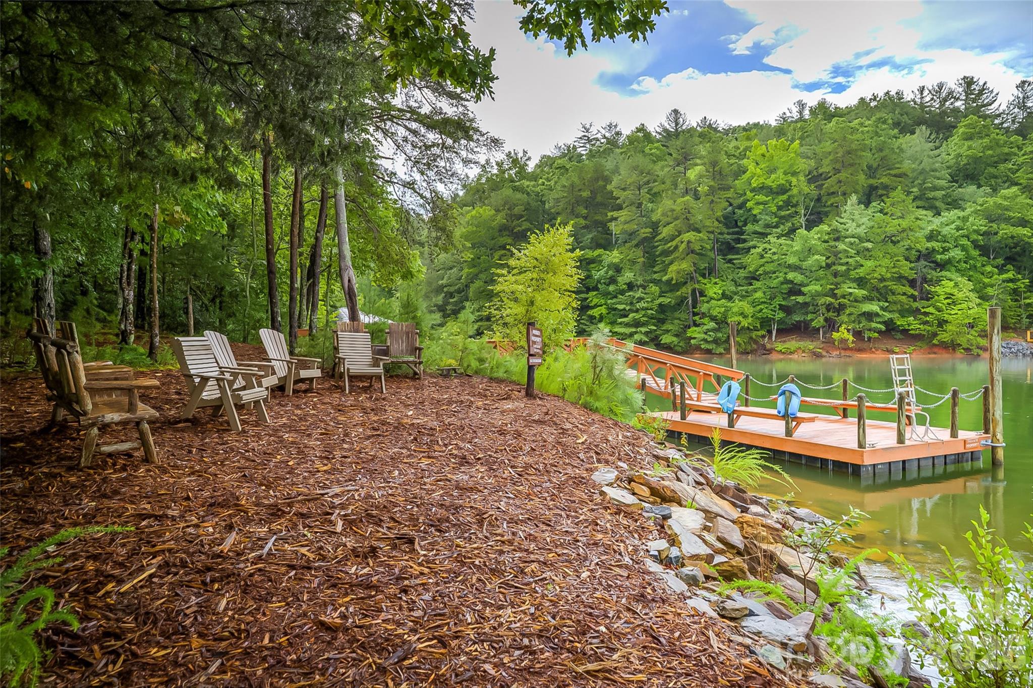Relaxing space by waters edge - 130 Settlement Ridge Drive, Marion
